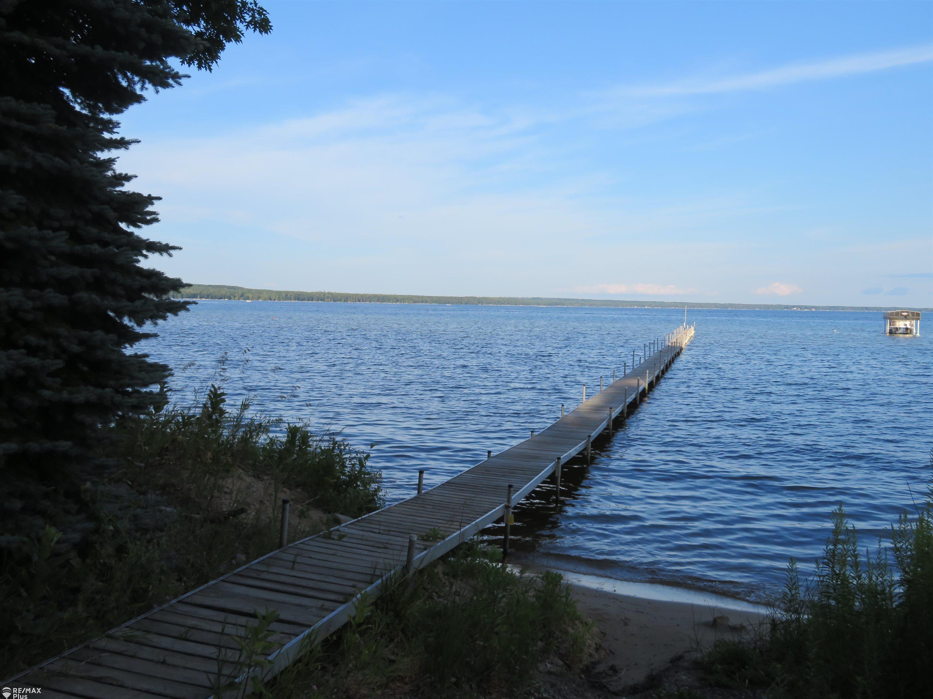2nd image of 10369 W Higgins Lake Rd, Roscommon, MI 48653 | MLS# 50218819