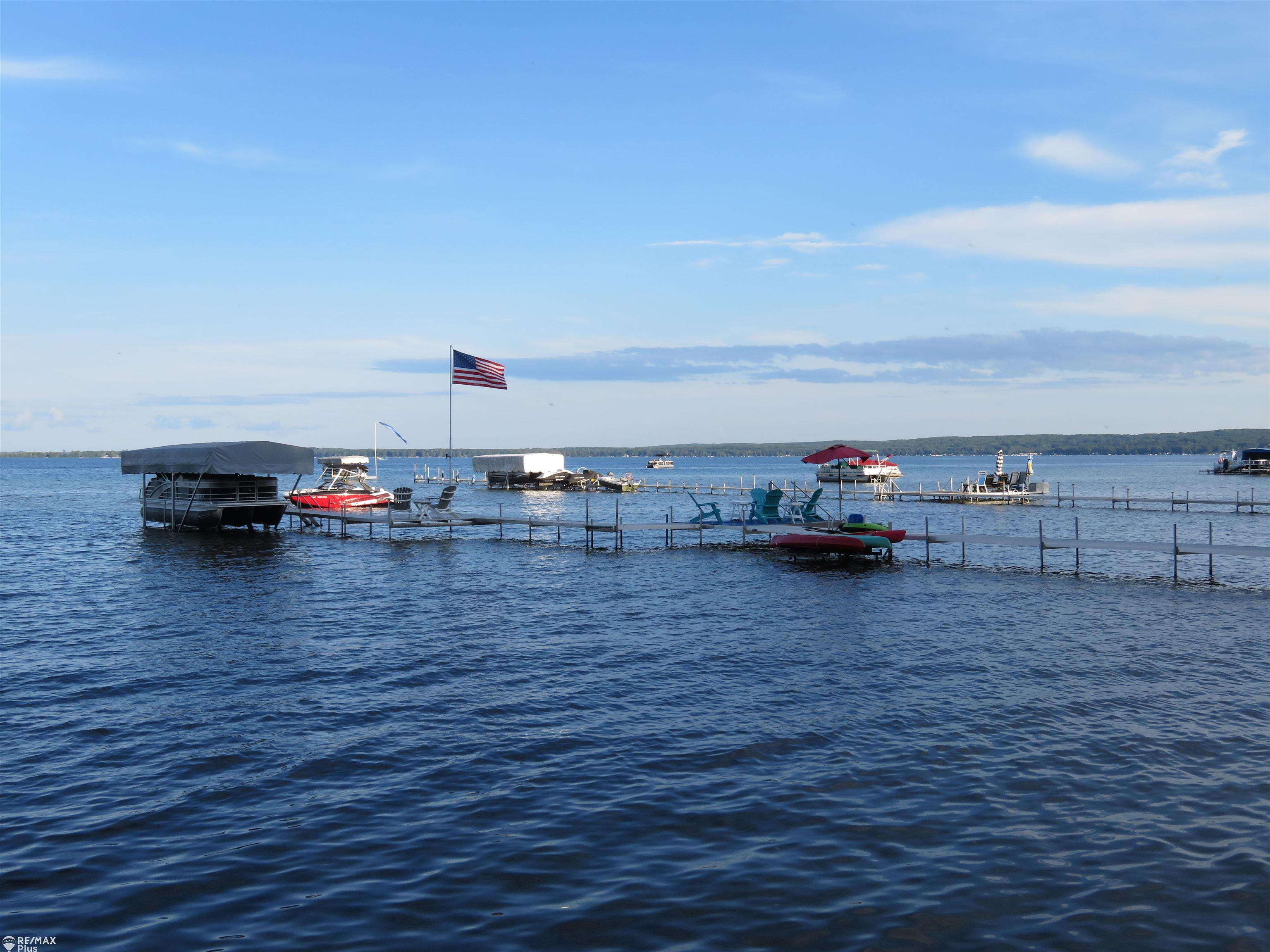 3rd image of 10369 W Higgins Lake Rd, Roscommon, MI 48653 | MLS# 50218819
