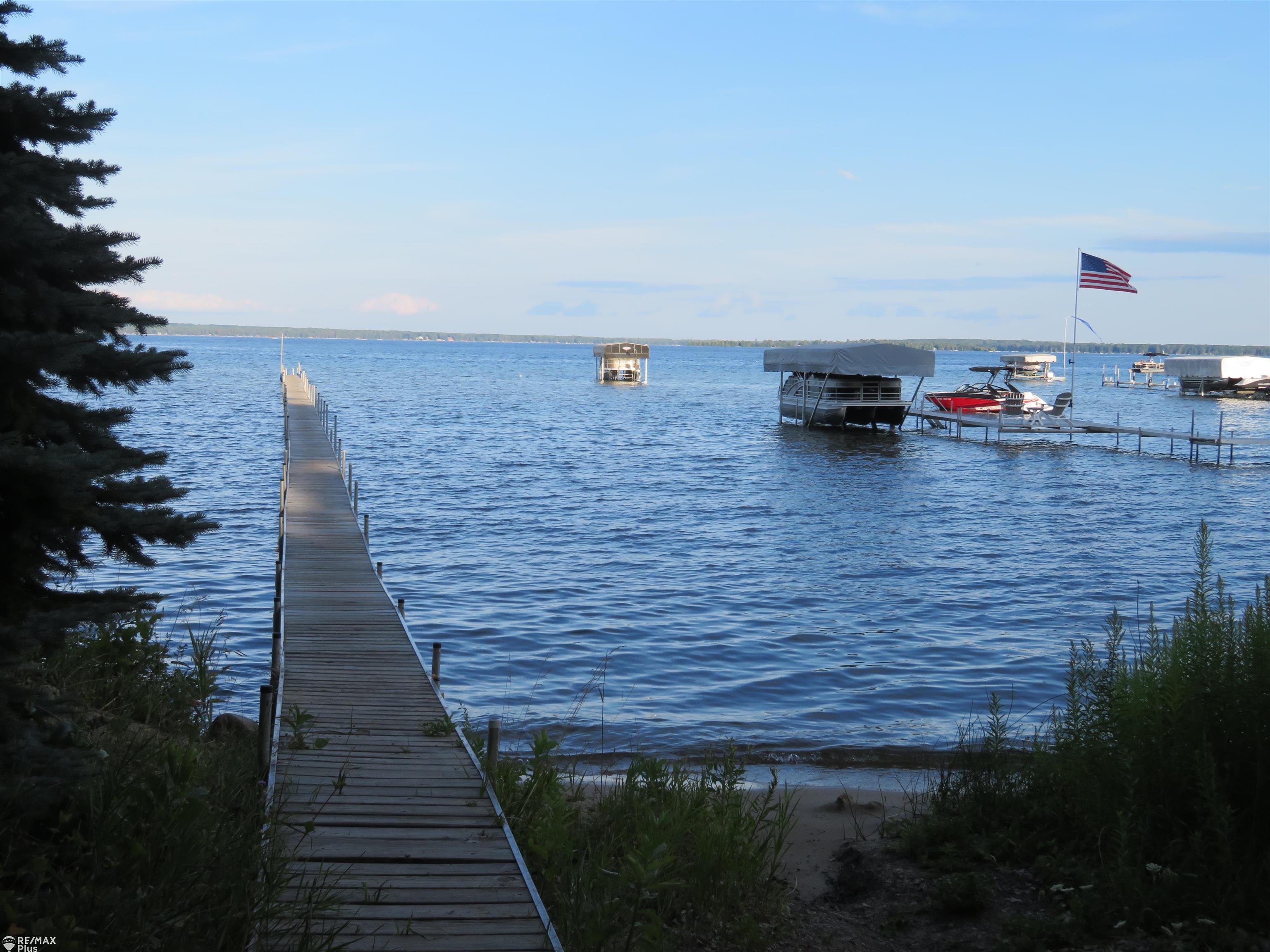 5th image of 10369 W Higgins Lake Rd, Roscommon, MI 48653 | MLS# 50218819