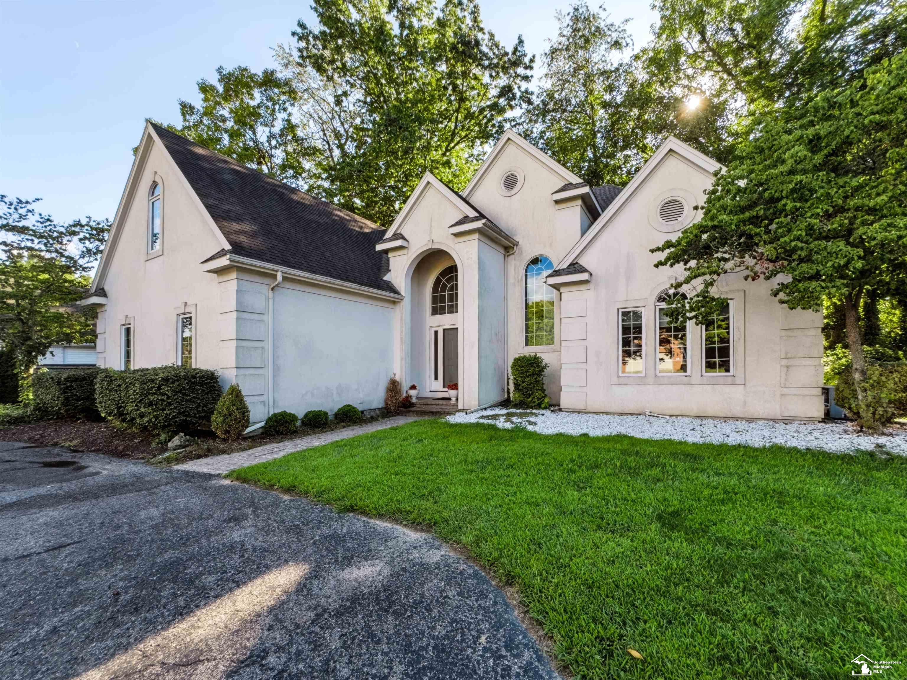 2nd image of 7241 Hidden Valley Dr, Lambertville, MI 48144 | MLS# 50218827