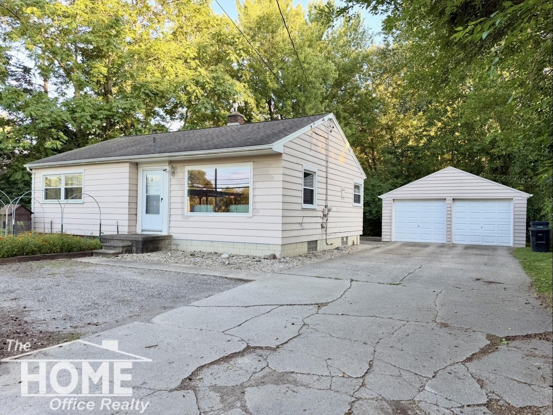 1st image of 825 W Lake Lansing Rd, East Lansing, MI 48823 | MLS# 50218862