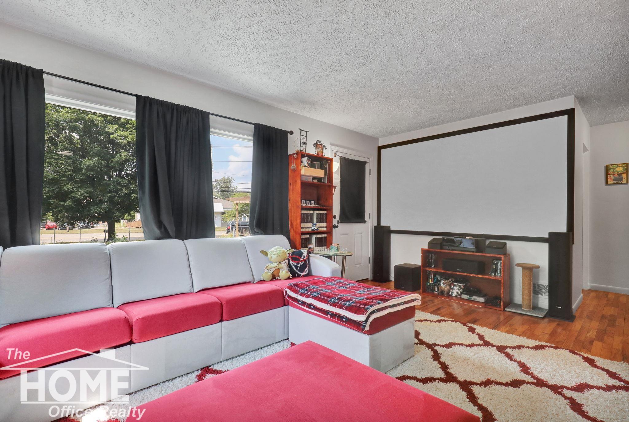 2nd image of 825 W Lake Lansing Rd, East Lansing, MI 48823 | MLS# 50218862