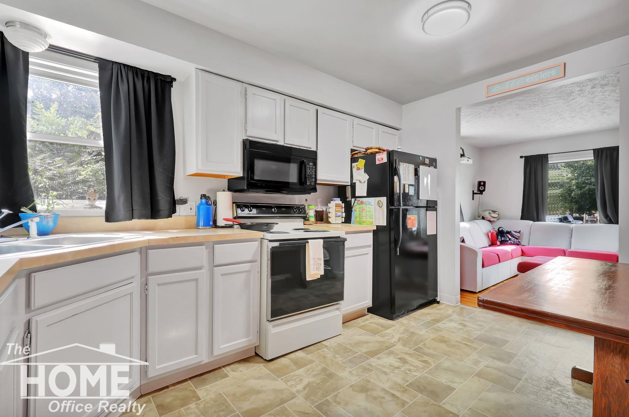 4th image of 825 W Lake Lansing Rd, East Lansing, MI 48823 | MLS# 50218862