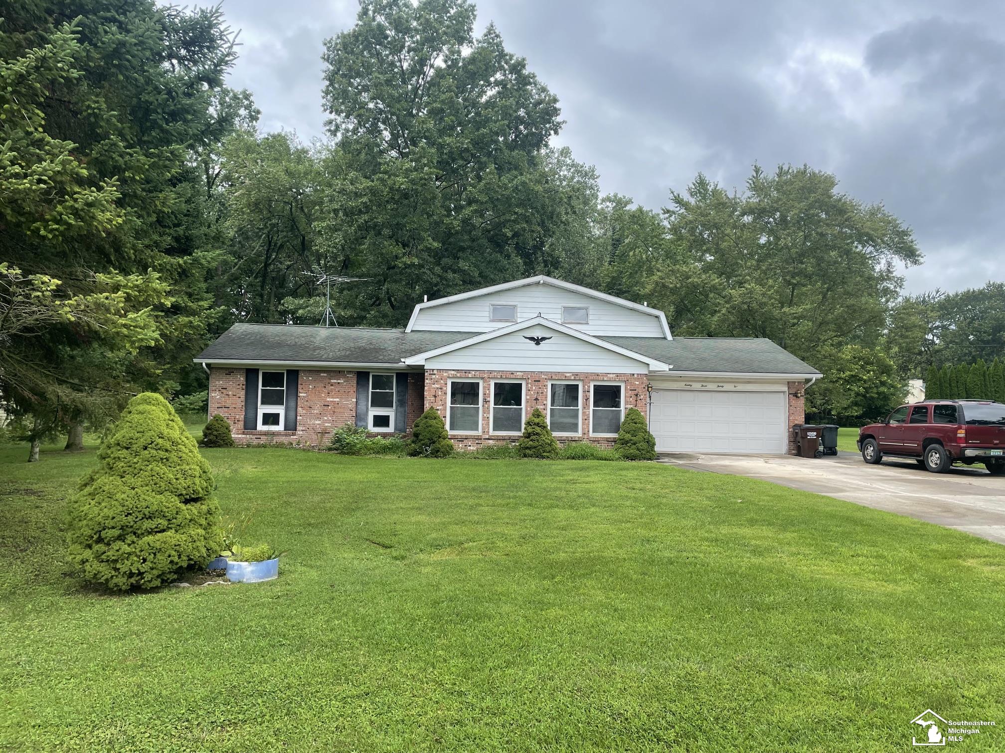 1st image of 8335 Chamberlain Dr, Lambertville, MI 48144 | MLS# 50218908