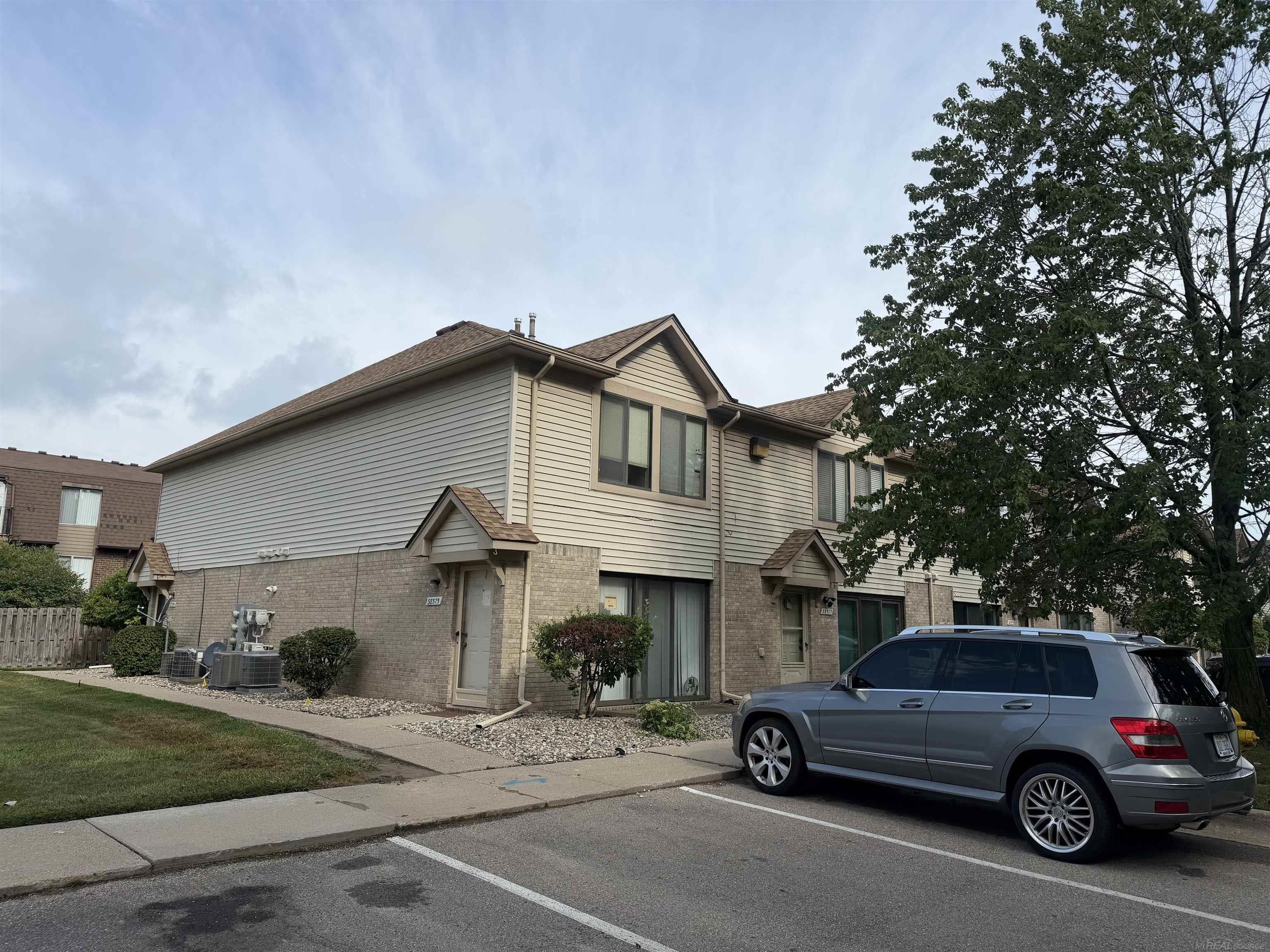 Photo 1 of Sale Pending at 38589 Wellington Dr, Clinton Township, MI 48036 | MLS# 58050218956 | Listing updated on 2026-09-30