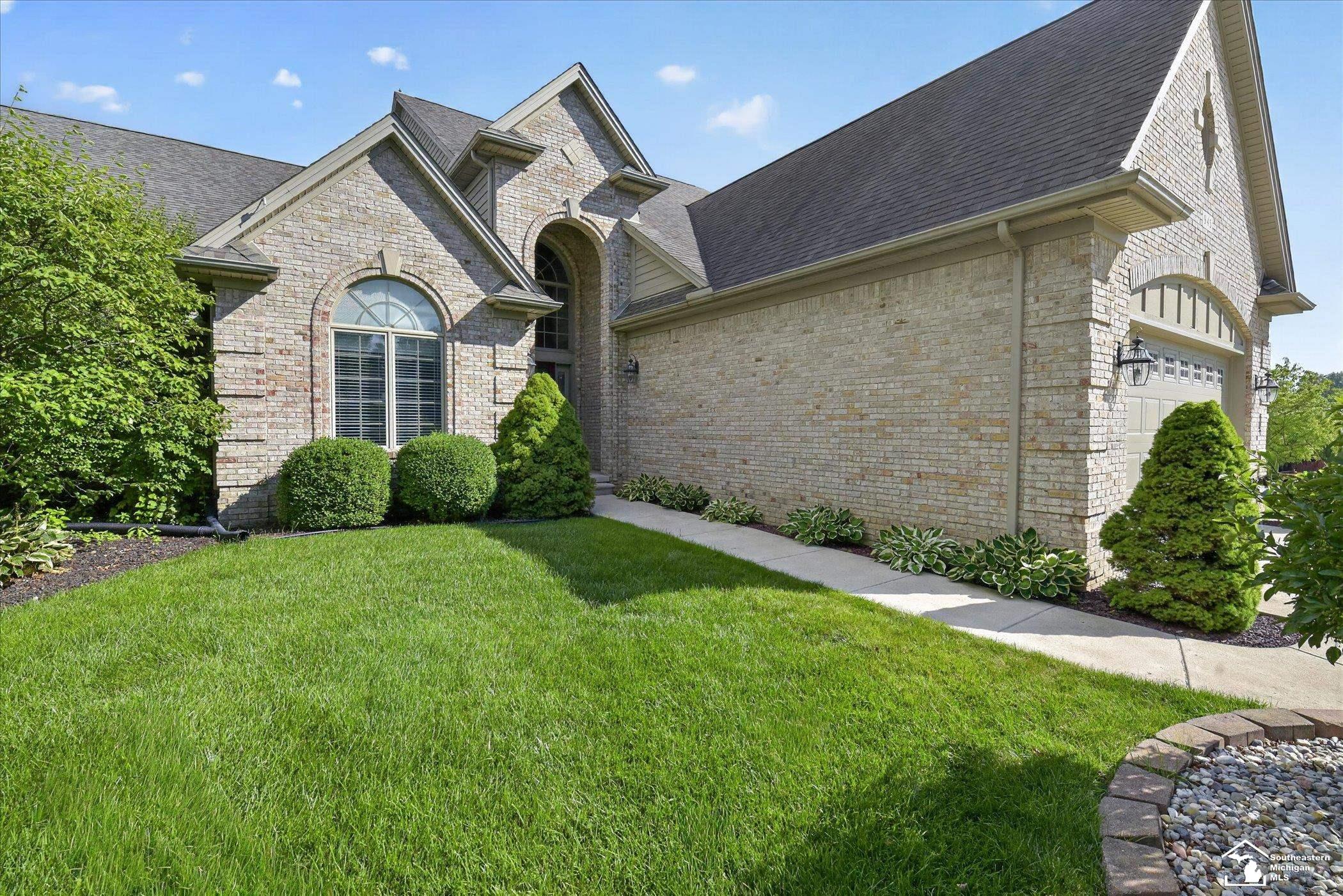 3rd image of 945 Saint James Park Ave, Monroe, MI 48161 | MLS# 57050218962