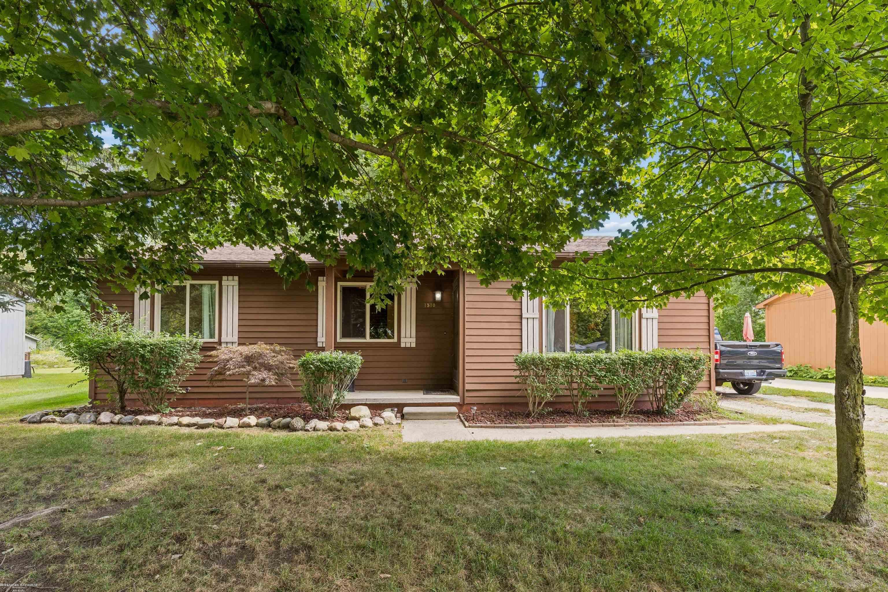 Photo 1 of Single family home for sale at 1510 Allen Rd, Kimball, MI 48074 | MLS# 58050218963 | Listing updated on 2026-10-06
