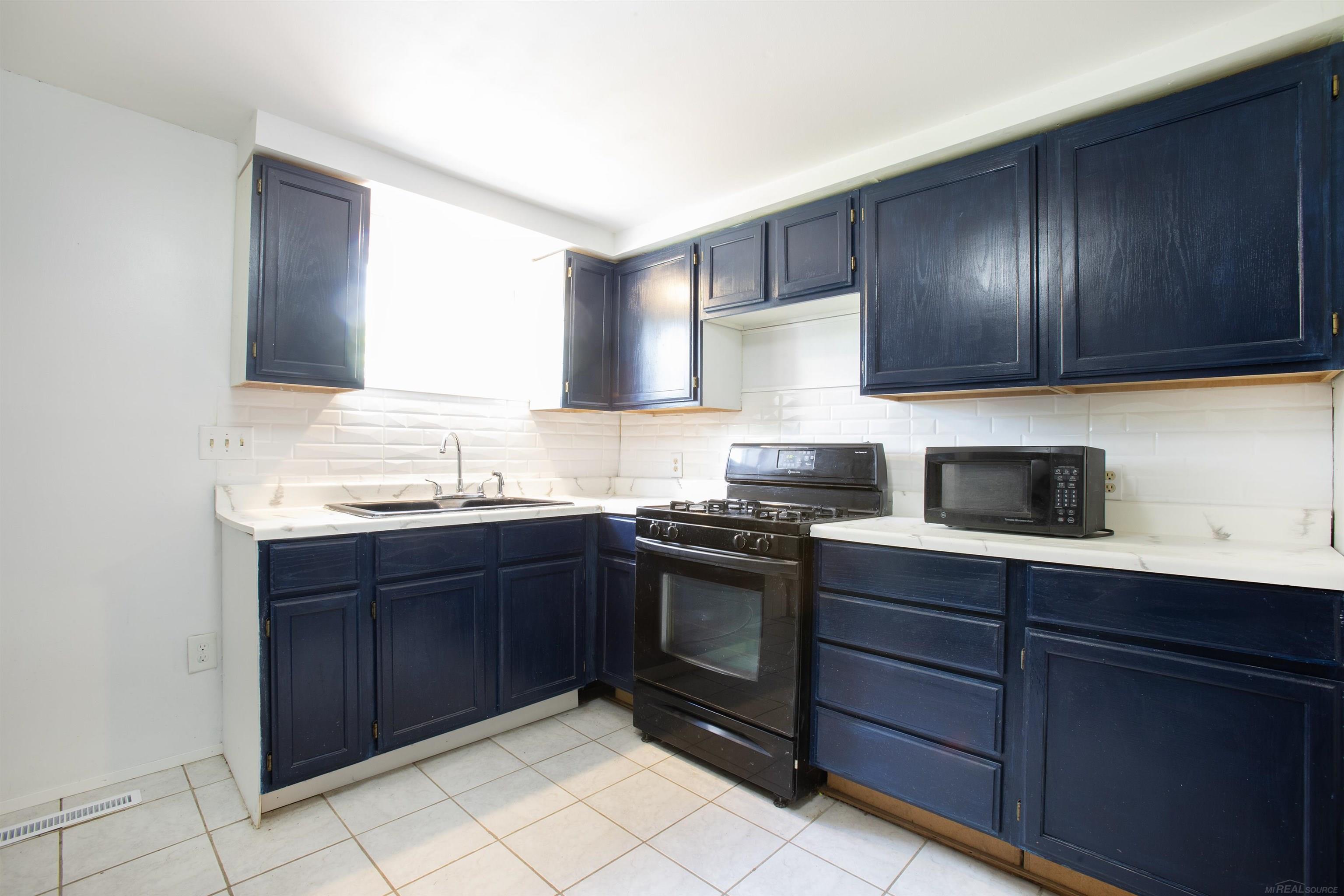 2nd image of 2636 Henry St, Port Huron, MI 48060 | MLS# 50218980