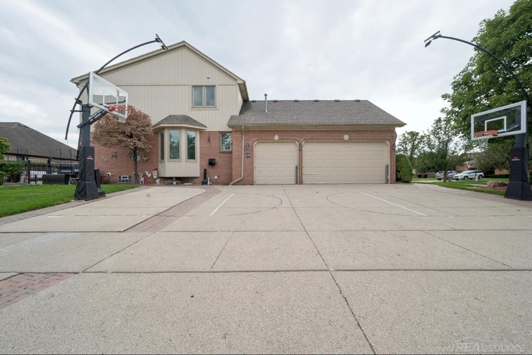 Photo 3 of Single family home for sale at 20064 Chesterbrook Dr, Macomb, MI 48044 | MLS# 58050218986 | Listing updated on 2026-09-18