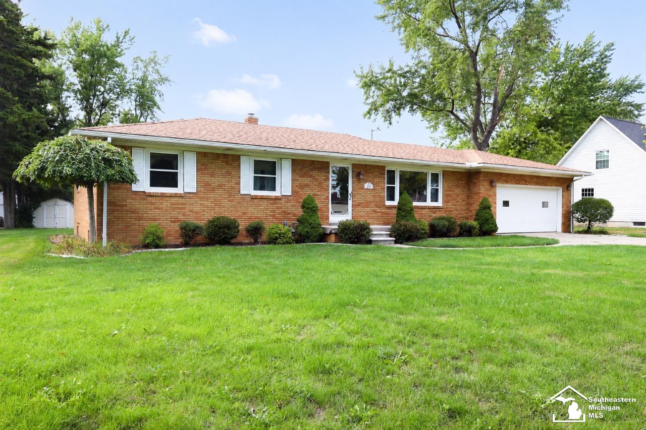 1st image of 211 Bates Ln, Monroe, MI 48162 | MLS# 50218988