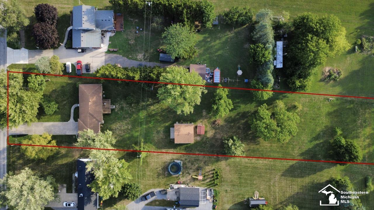 38th image of 211 Bates Ln, Monroe, MI 48162 | MLS# 50218988