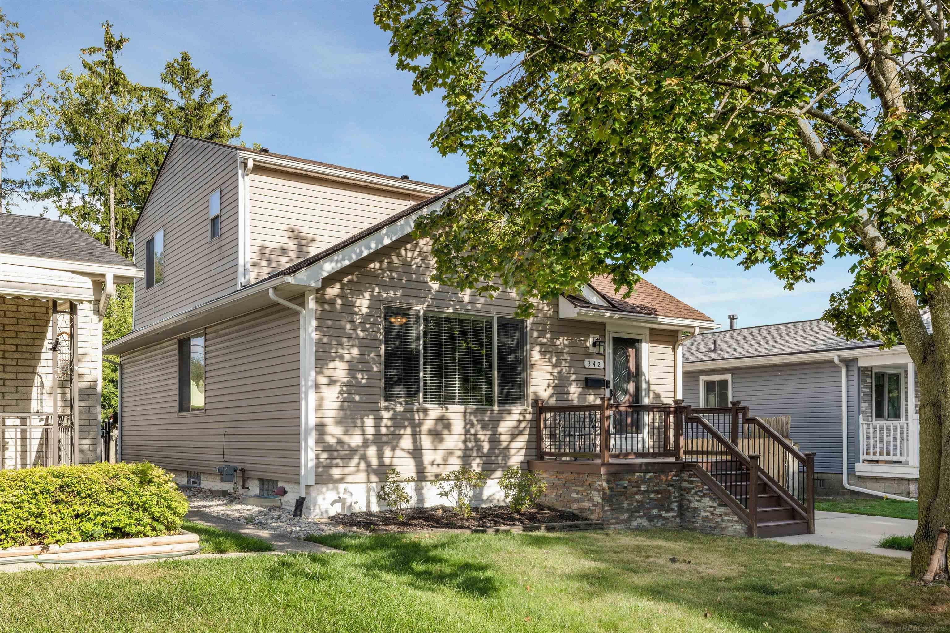 Photo 2 of Single family home for sale at 342 N Marias Ave, Clawson, MI 48017 | MLS# 58050219044 | Listing updated on 2026-09-18