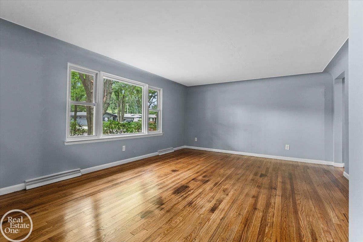 4th image of 2845 Monticello Dr, Port Huron, MI 48060 | MLS# 58050219045