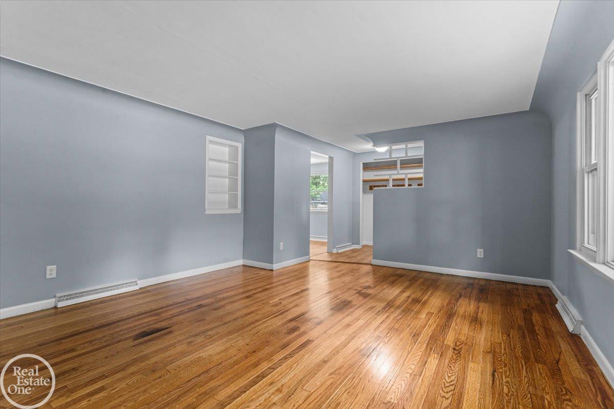 5th image of 2845 Monticello Dr, Port Huron, MI 48060 | MLS# 58050219045