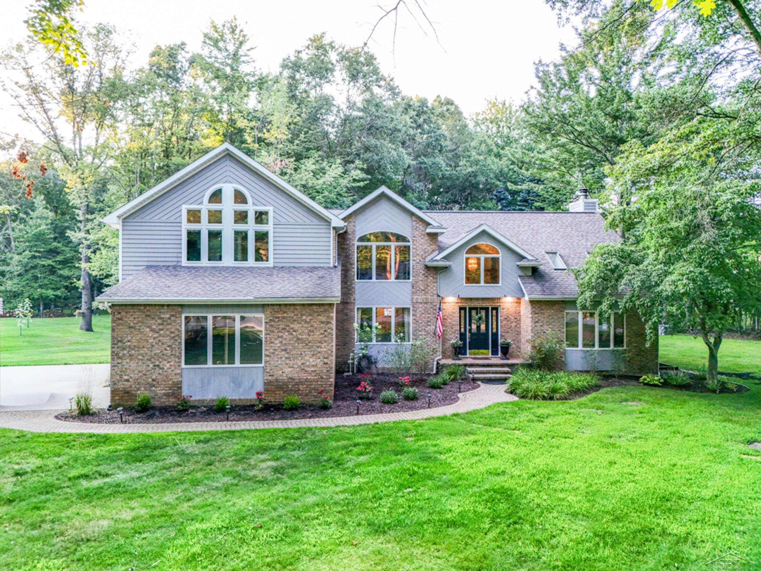 Photo 2 of Single family home for sale at 2659 Tamarack Dr, Midland, MI 48642 | MLS# 61050219078 | Listing updated on 2026-10-02