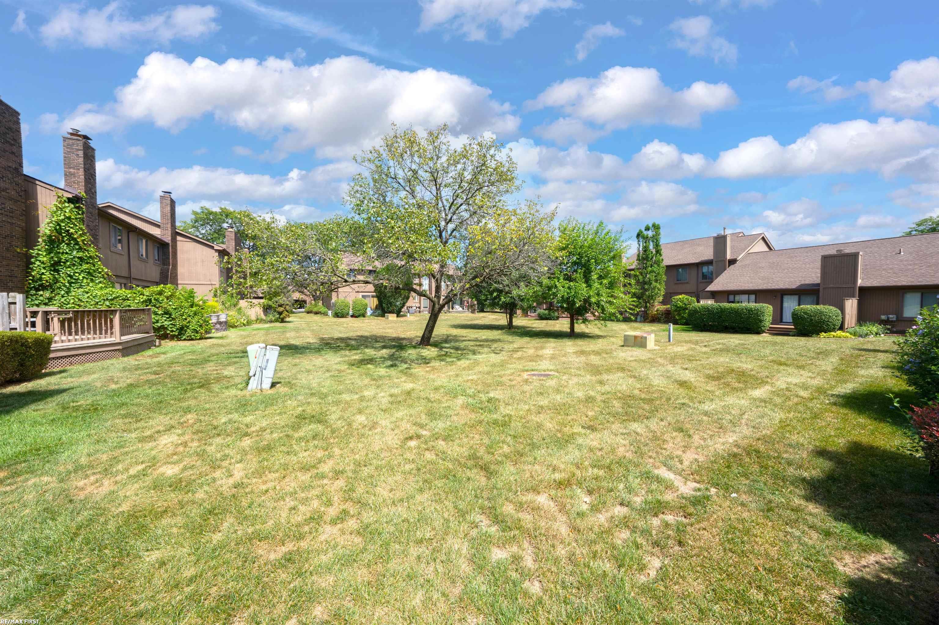 3rd image of 8224 Clay Ct Ct, Sterling Heights, MI 48313