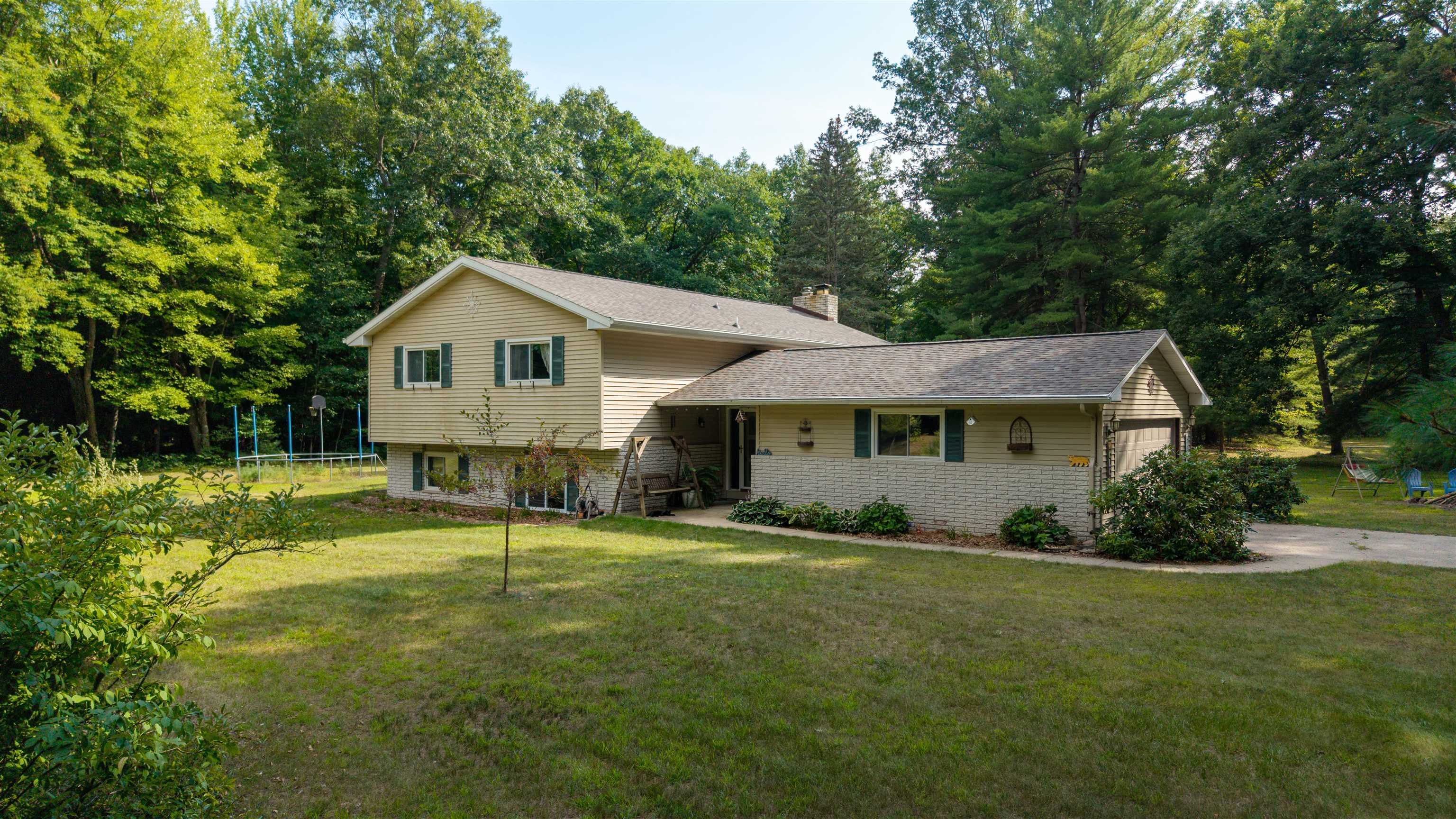 Photo 2 of Single family home for sale at 615 W Cole Rd, Sanford, MI 48657 | MLS# 50219123 | Listing updated on 2026-09-25