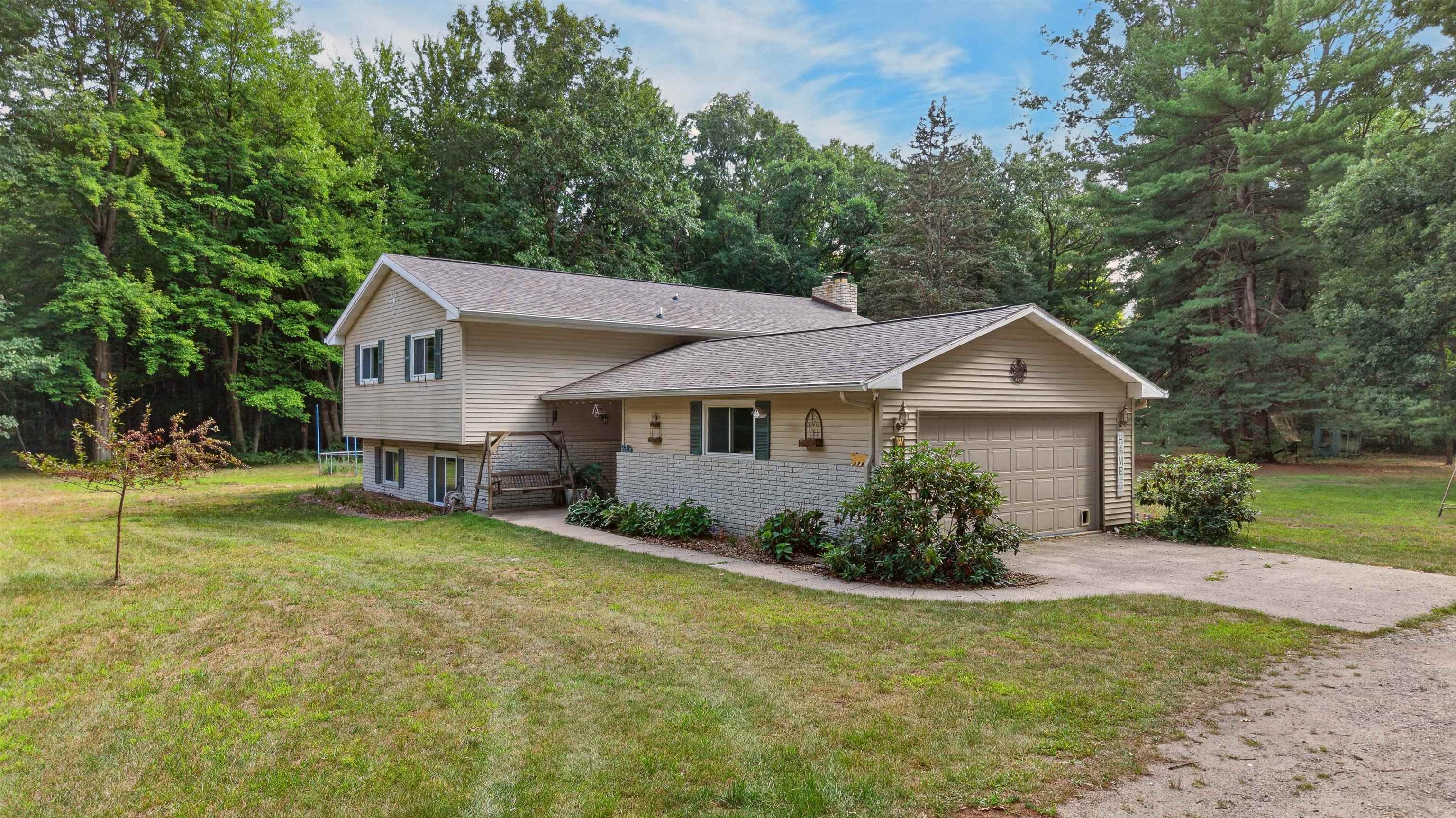 Photo 3 of Single family home for sale at 615 W Cole Rd, Sanford, MI 48657 | MLS# 50219123 | Listing updated on 2026-09-25
