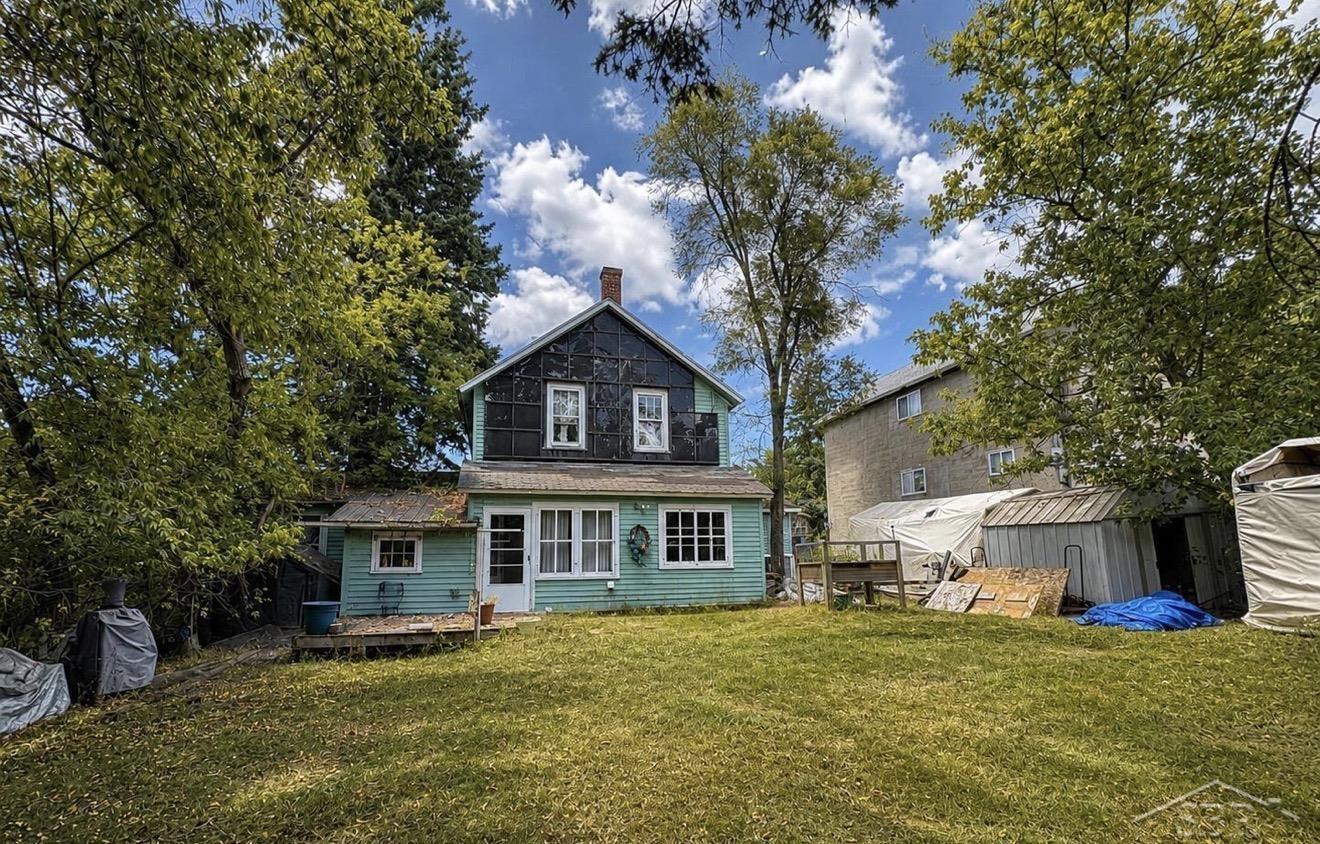 Photo 3 of Single family home for sale at 309 E Ludington St, Iron Mountain, MI 49801 | MLS# 61050219138 | Listing updated on 2026-10-07
