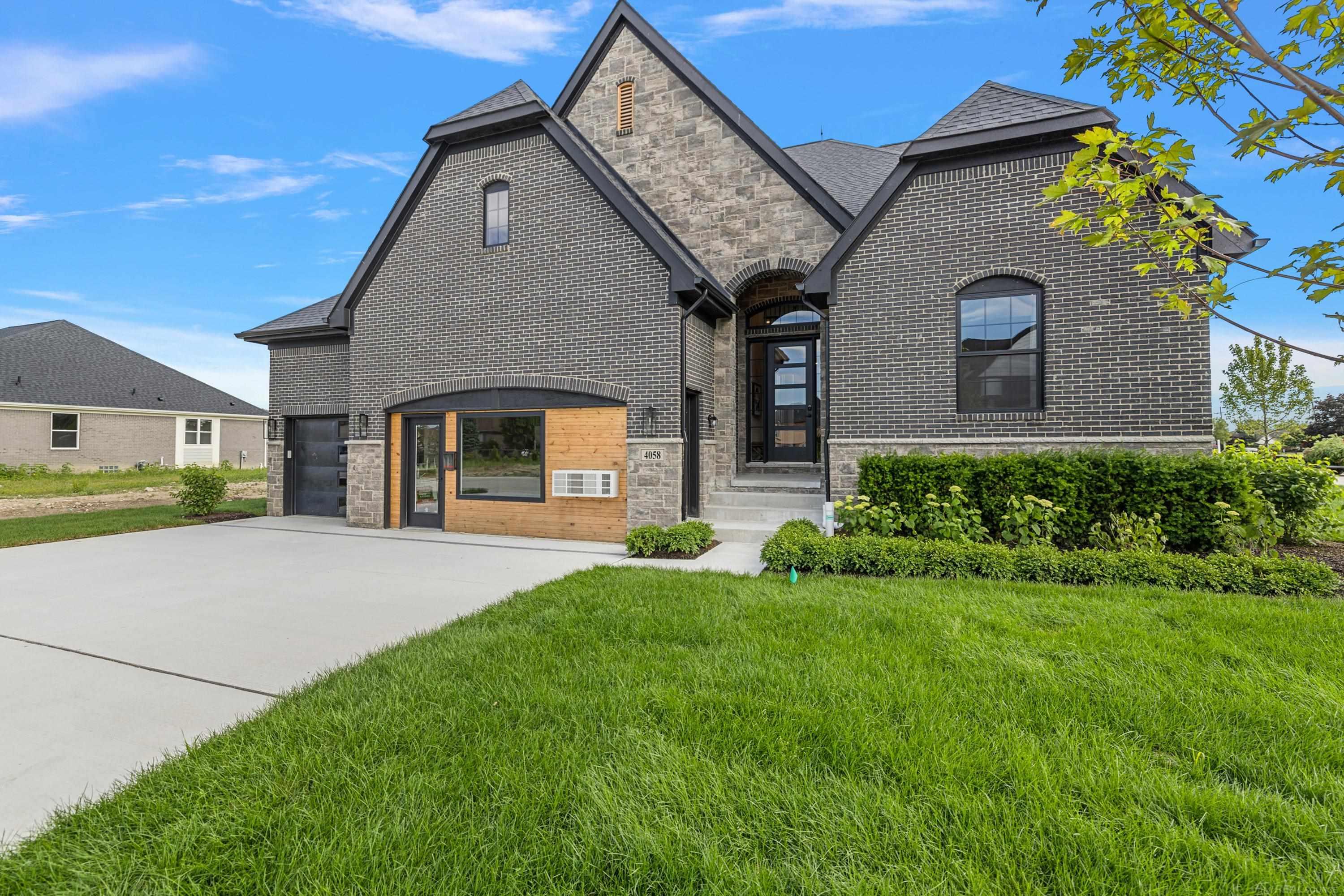 2nd image of 4107 Blossom Dr, Sterling Heights, MI 48314 | MLS# 50219183