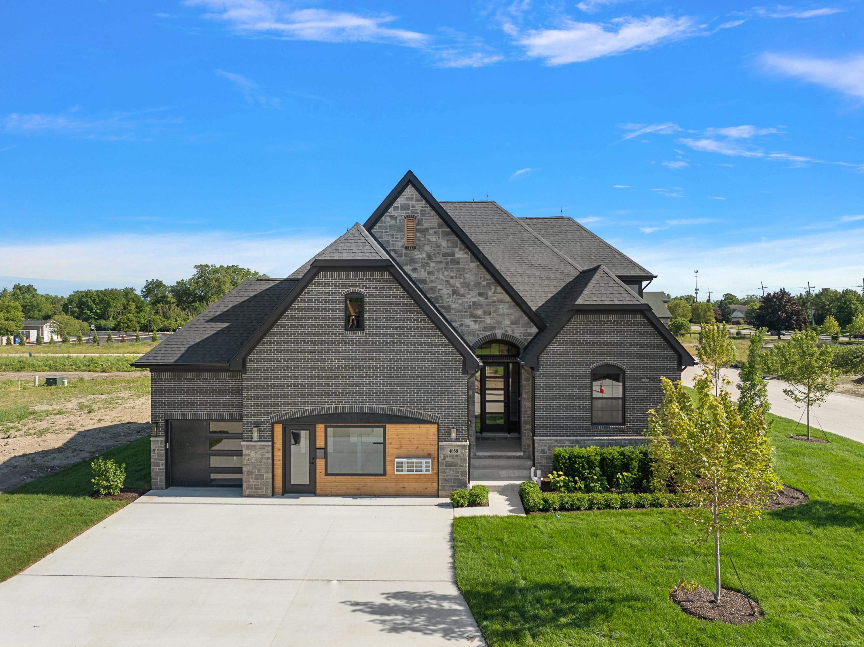 5th image of 4140 Blossom Dr, Sterling Heights, MI 48314 | MLS# 50219184