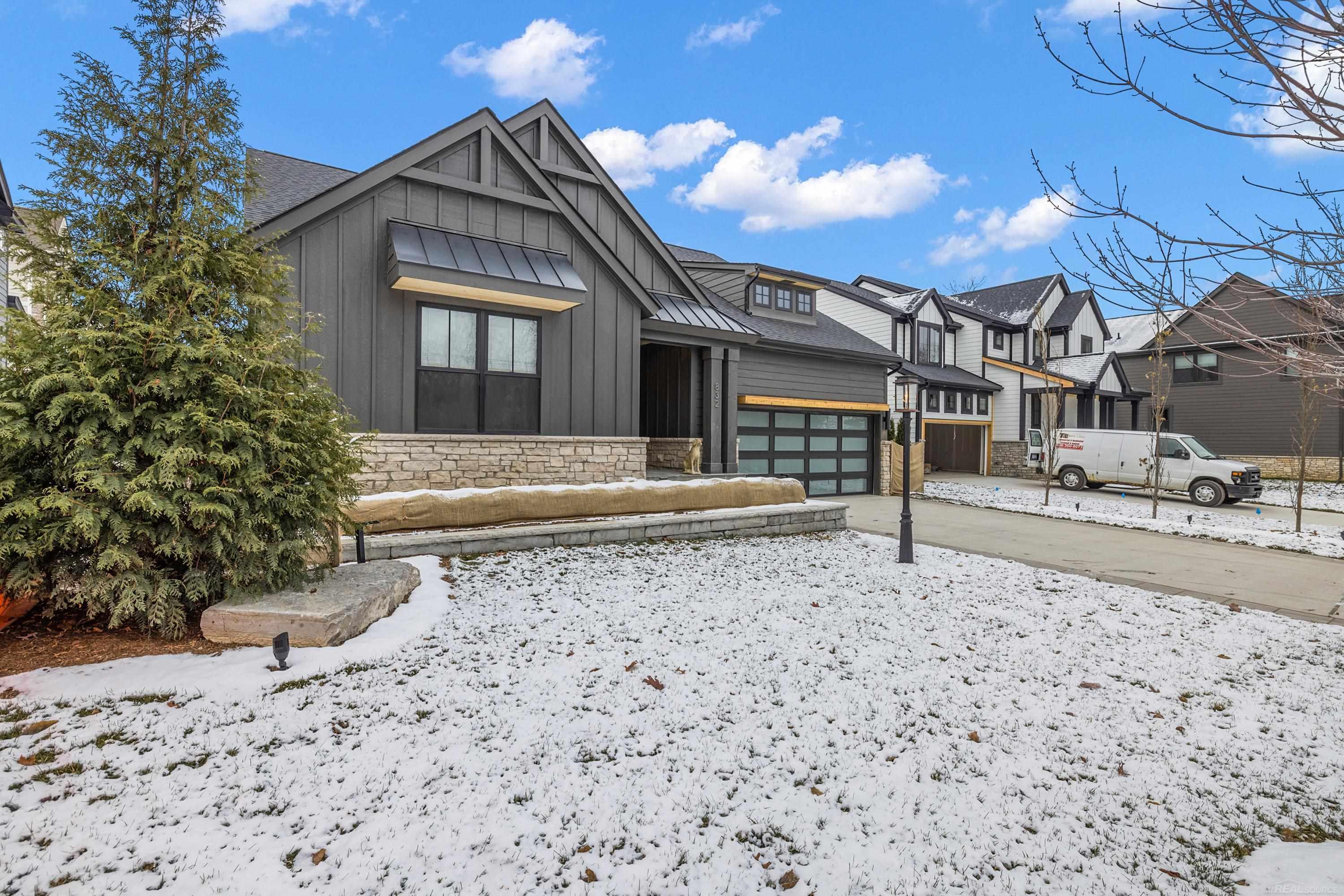 2nd image of 42451 Magnolia Dr, Sterling Heights, MI 48314 | MLS# 58050219185