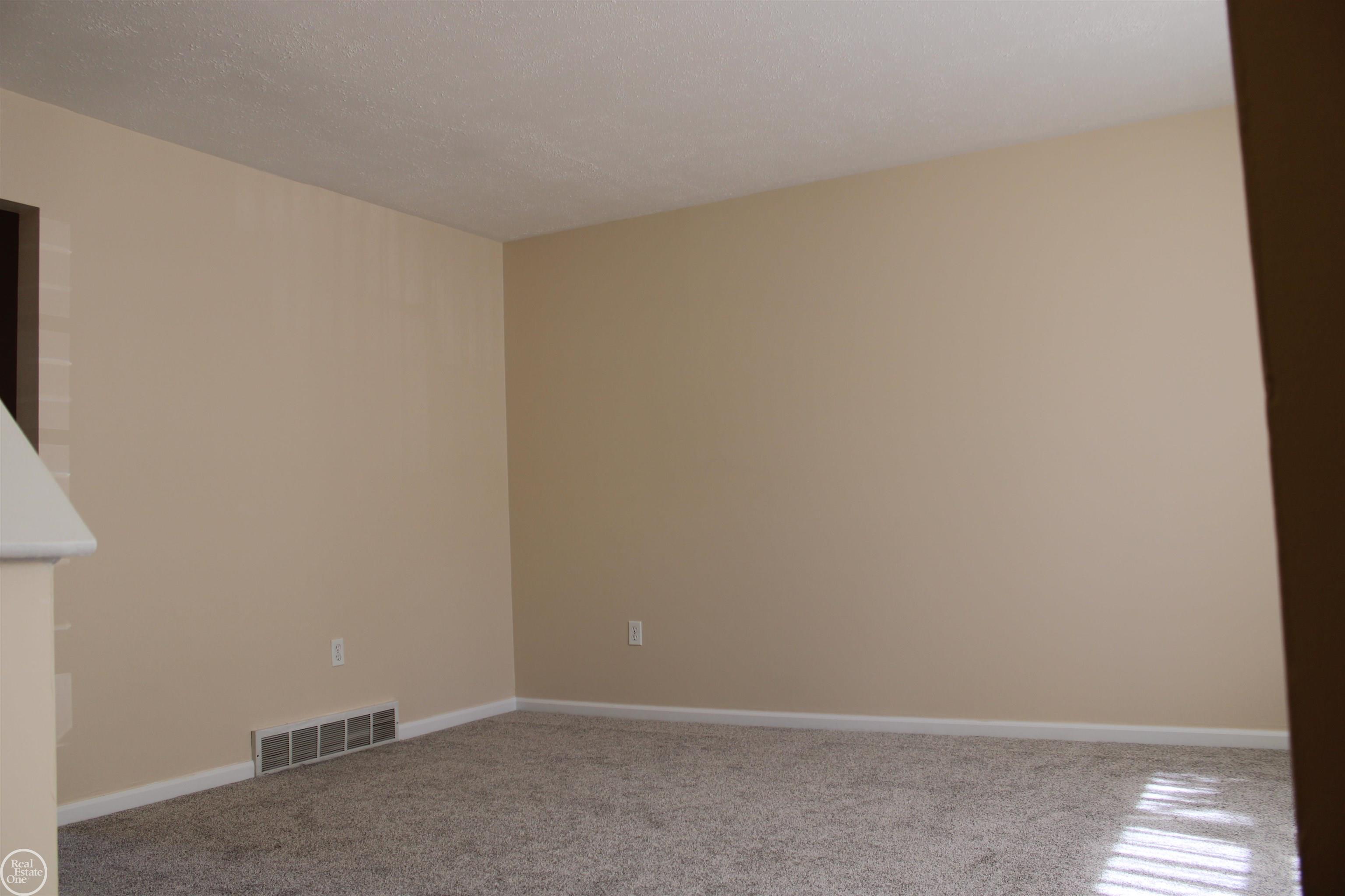 Photo 3 of Single family home for sale at 45731 Kensington St, Utica, MI 48317 | MLS# 58050219197 | Listing updated on 2026-09-17