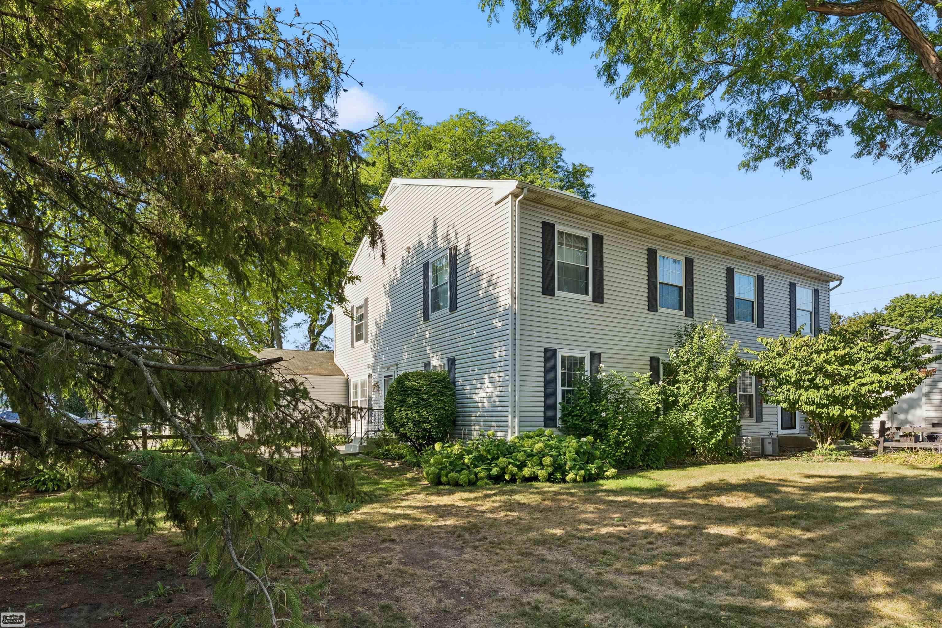 2nd image of 38665 Bayside Ct Ct, Clinton Township, MI 48038 | MLS# 58050219228