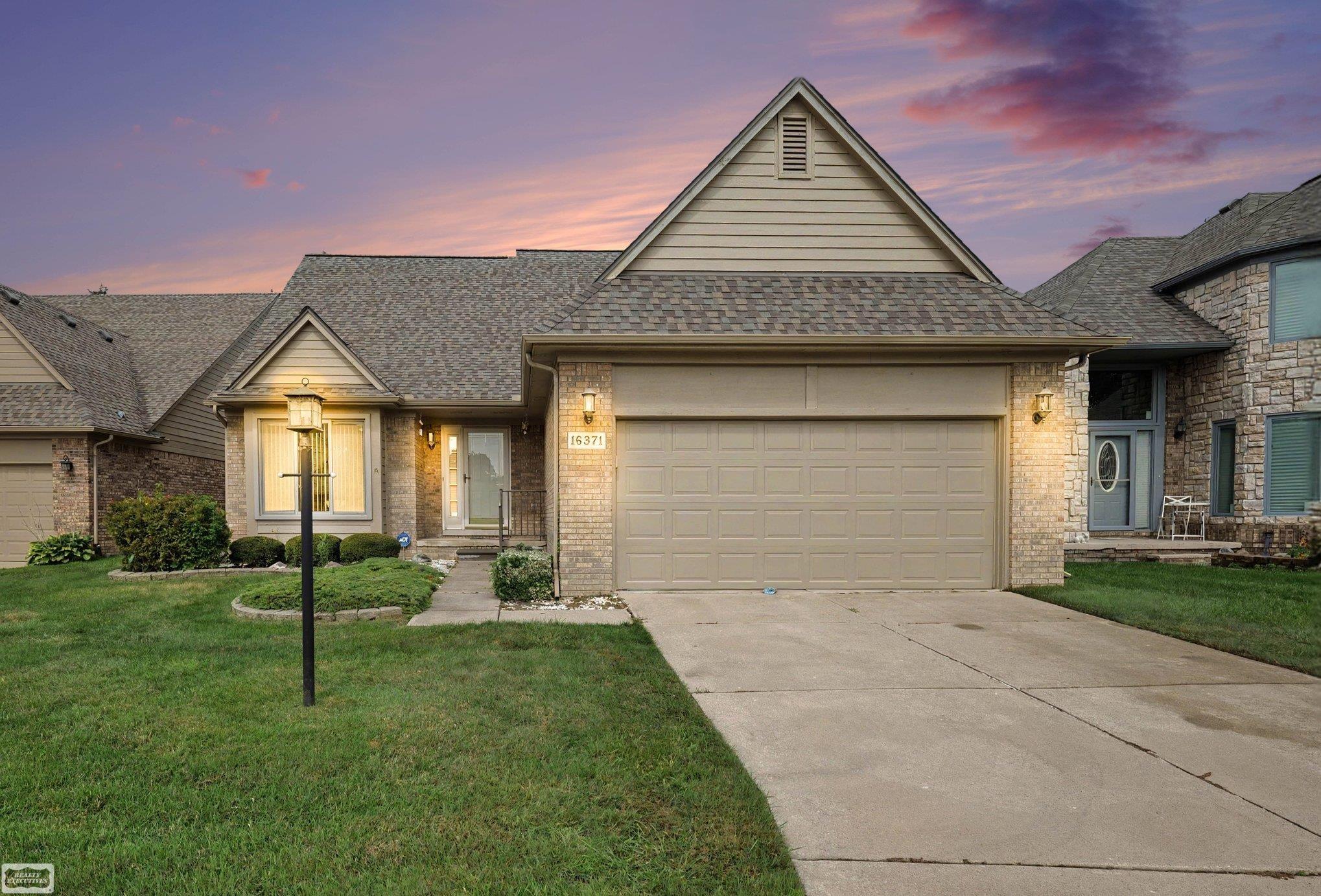 Condo for sale at 16371 Paint Crk Cir, Macomb, MI 48042 | MLS# 58050219232
