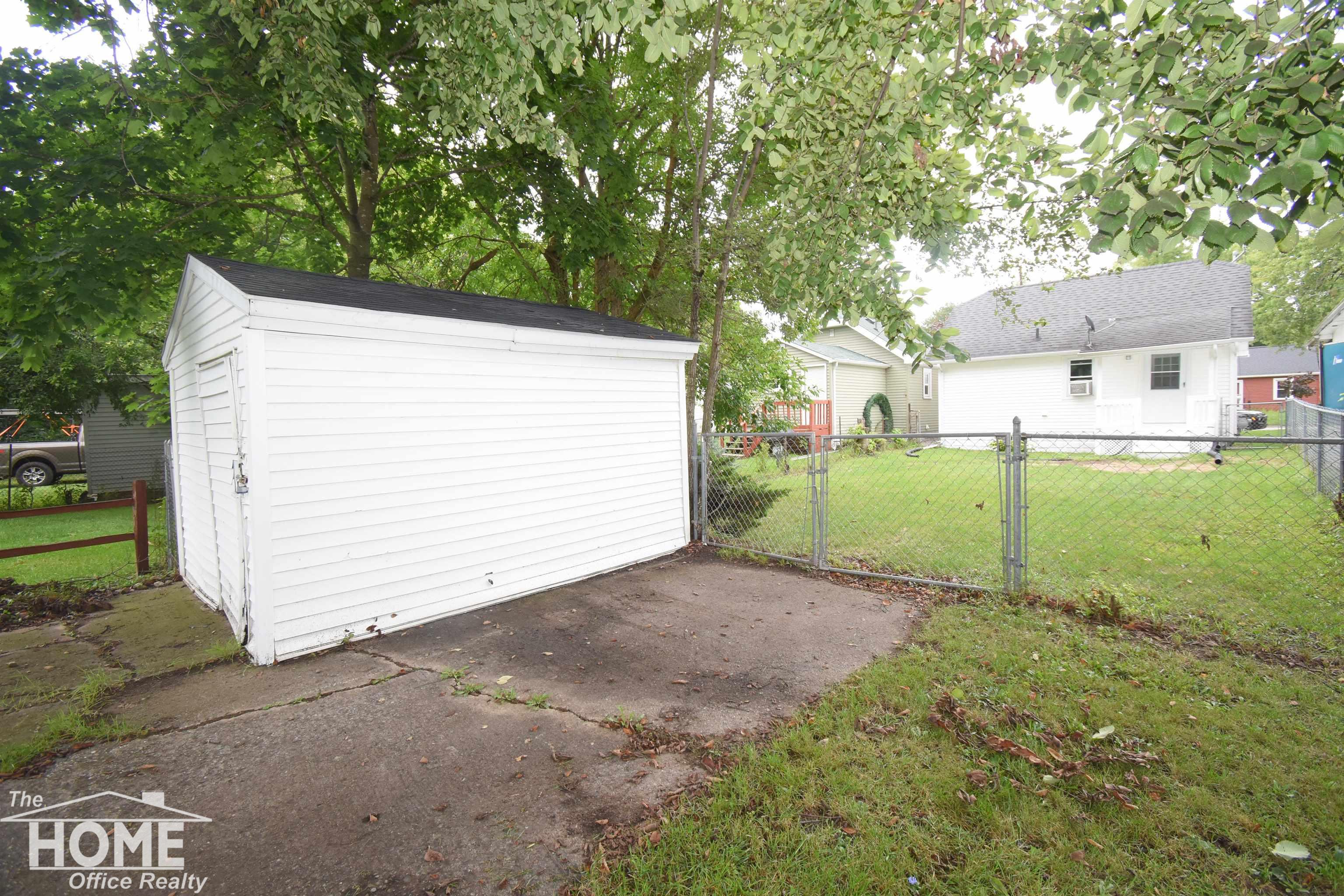 16th image of 834 Broadway Ave, Owosso, MI 48867 | MLS# 50219284
