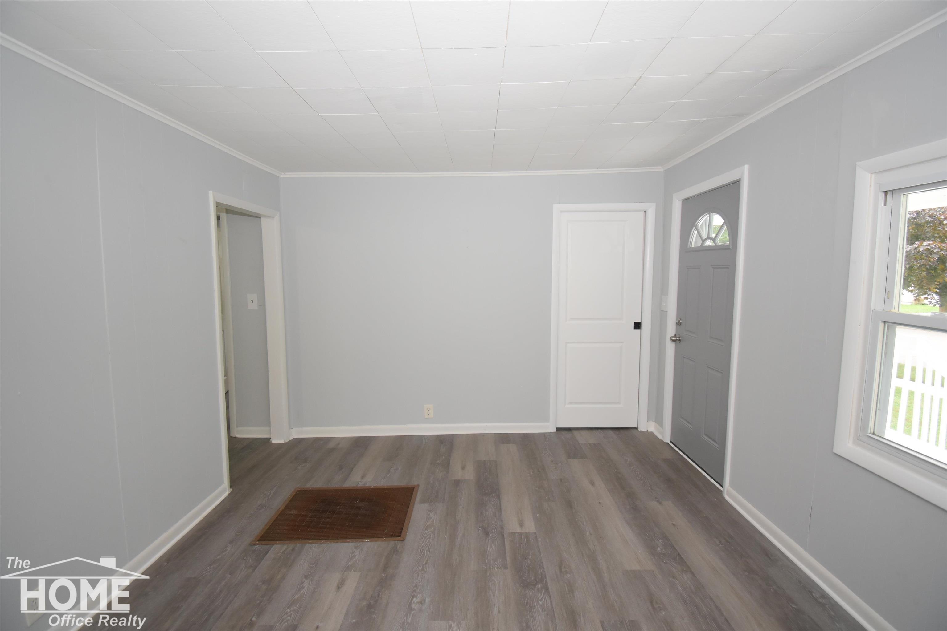 3rd image of 834 Broadway Ave, Owosso, MI 48867 | MLS# 5050219284