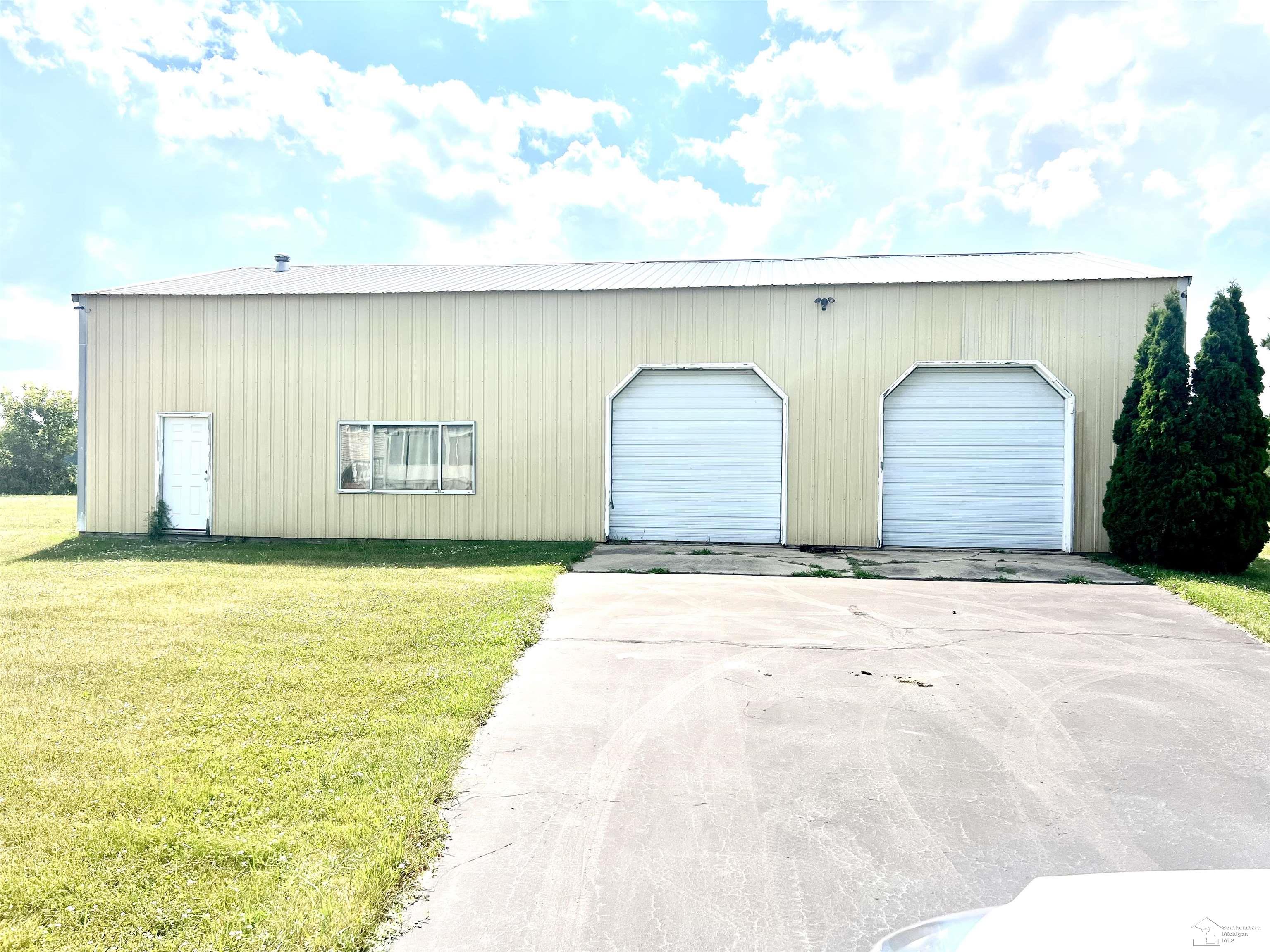 Photo 3 of Single family home for sale at 1434 S Vernon Rd, Corunna, MI 48817 | MLS# 57050219285 | Listing updated on 2026-10-05