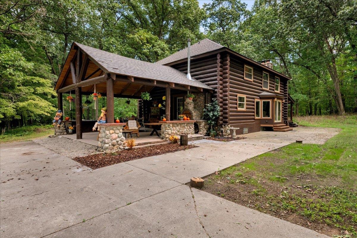 Photo 1 of Single family home for sale at 9505 Joel Rd, Holly, MI 48442 | MLS# 58050219287 | Listing updated on 2026-09-26