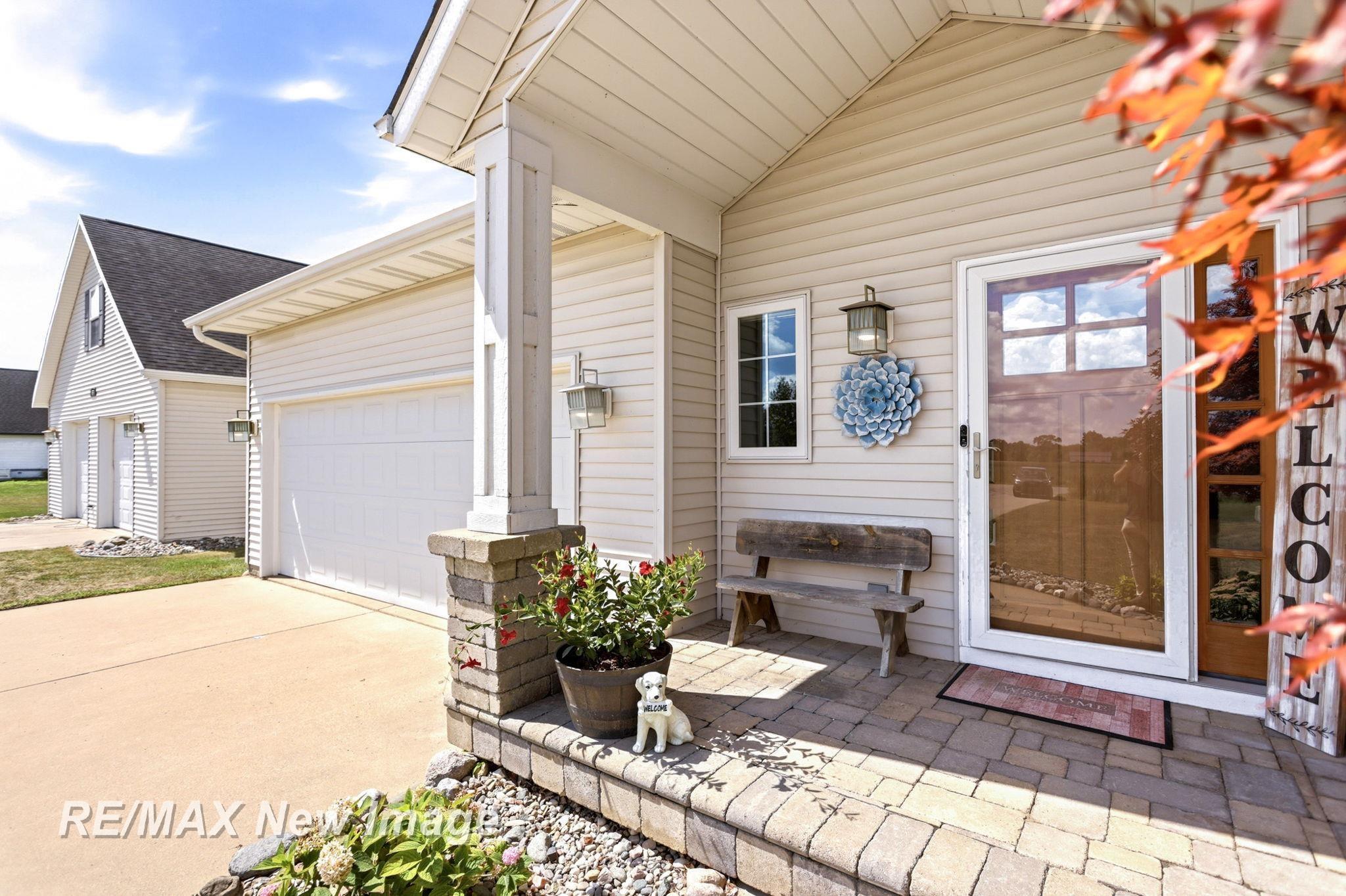 Photo 3 of Single family home for sale at 4881 N Gleaner Rd, Freeland, MI 48623 | MLS# 61050219302 | Listing updated on 2026-09-21