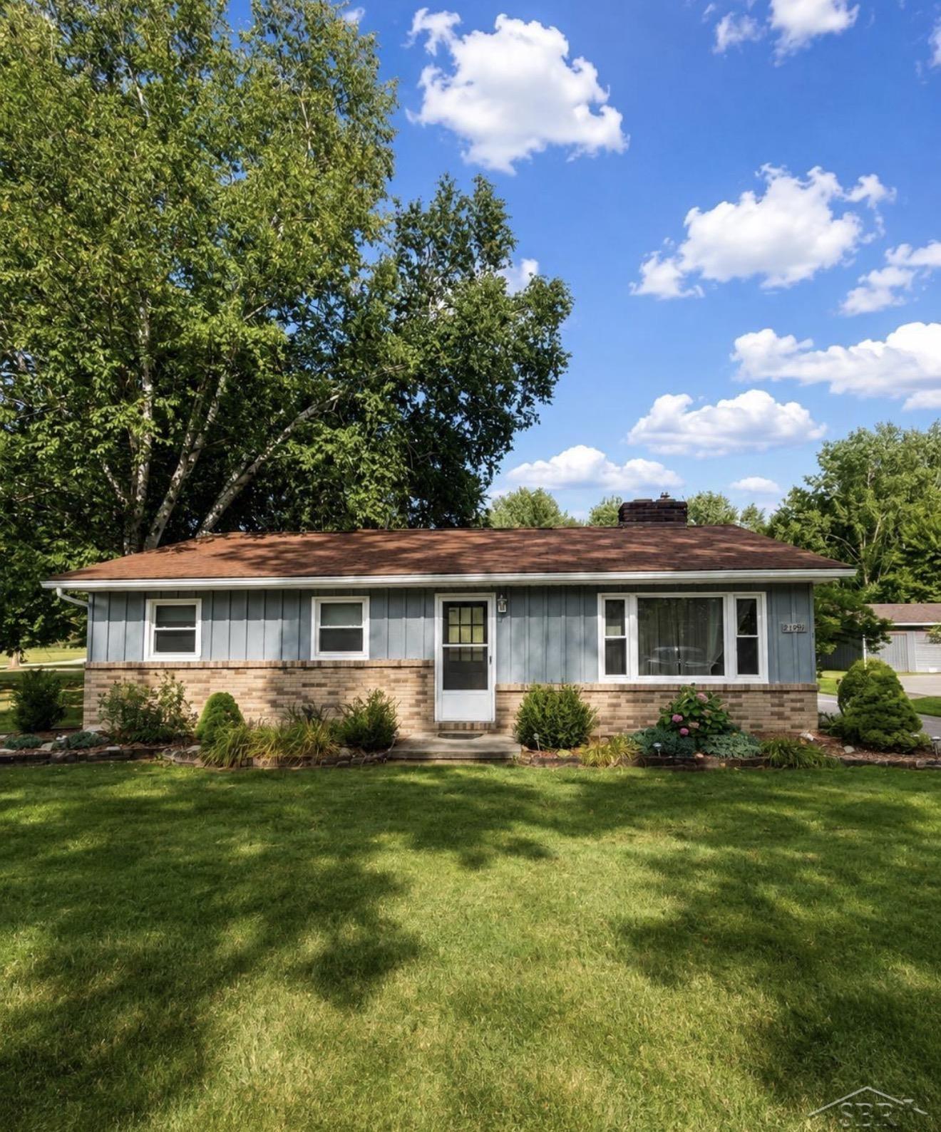 Photo 2 of Single family home for sale at 21991 Huron River Dr, New Boston, MI 48164 | MLS# 50219308 | Listing updated on 2026-09-22