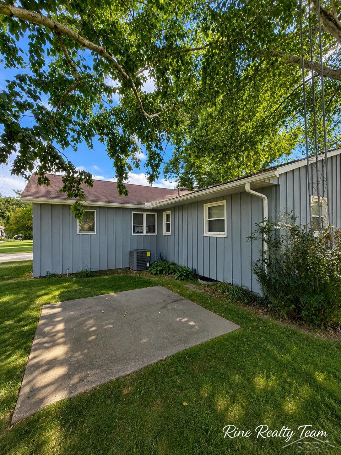 Photo 4 of Single family home for sale at 21991 Huron River Dr, Huron Charter Township Wayne, MI 48164 | MLS# 61050219308 | Listing updated on 2026-09-16