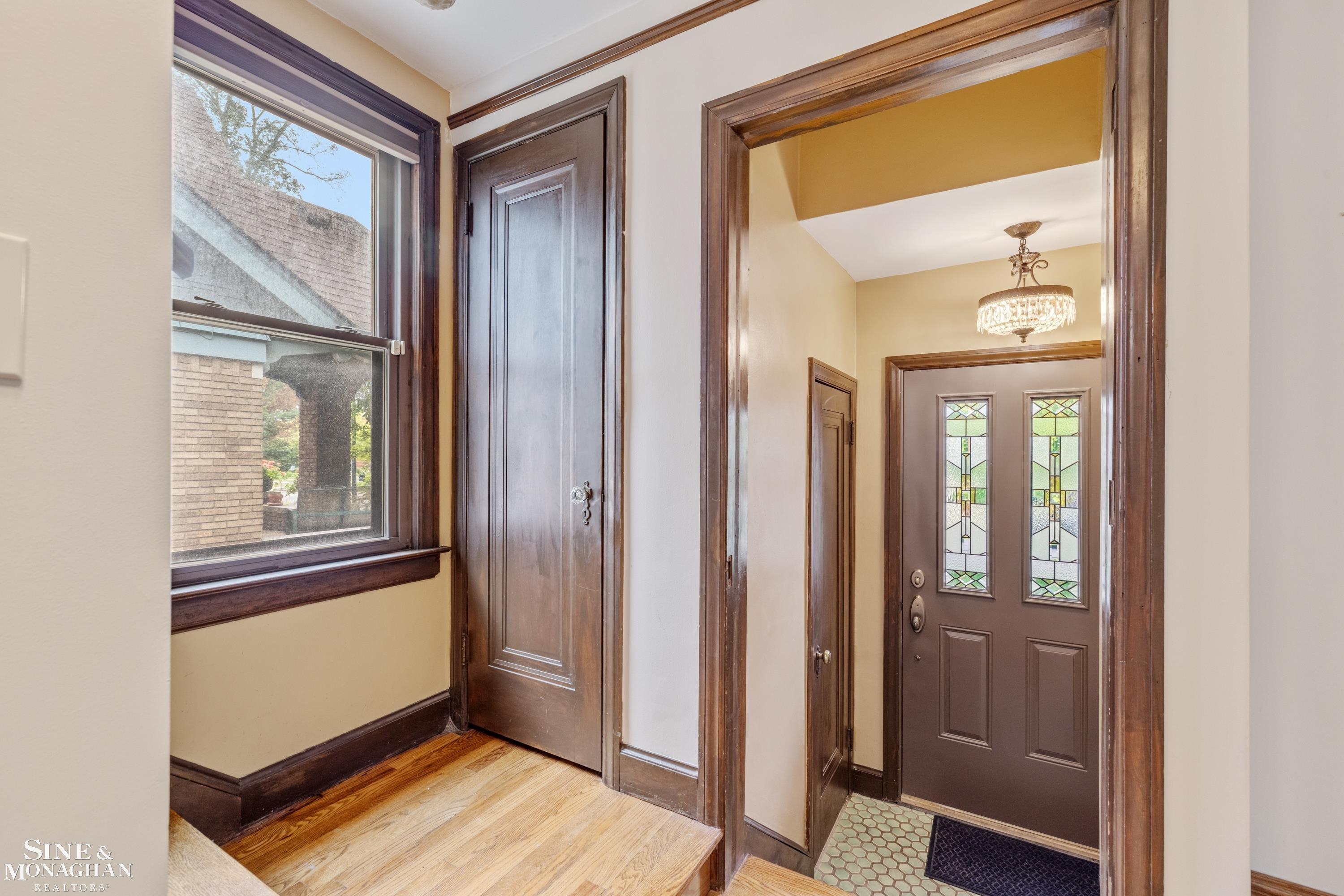 3rd image of 428 Cloverly Rd, Grosse Pointe Farms City Wayne, MI 48236 | MLS# 58050219321