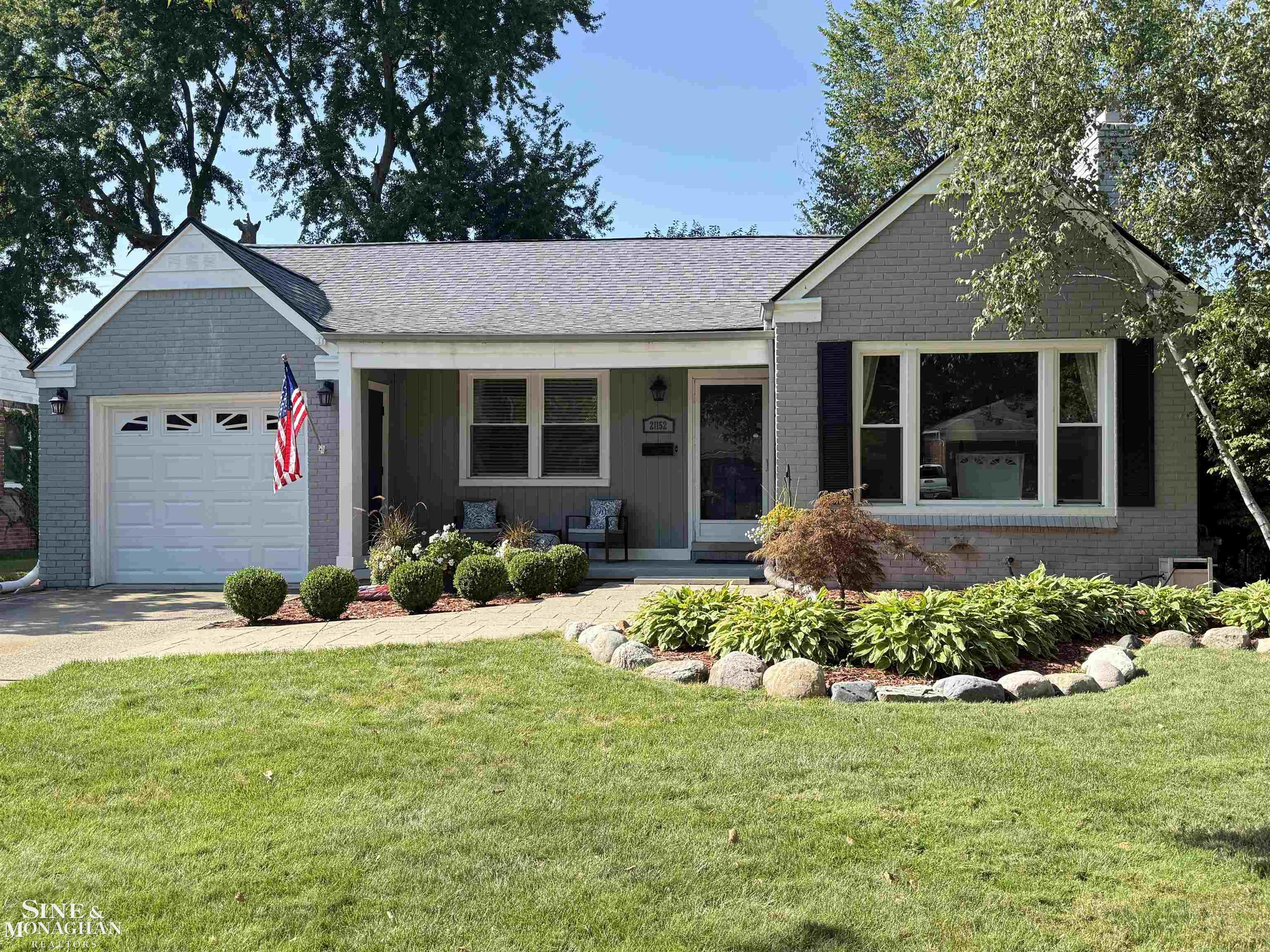 3rd image of 21152 Lancaster Rd, Harper Woods, MI 48225 | MLS# 50219331