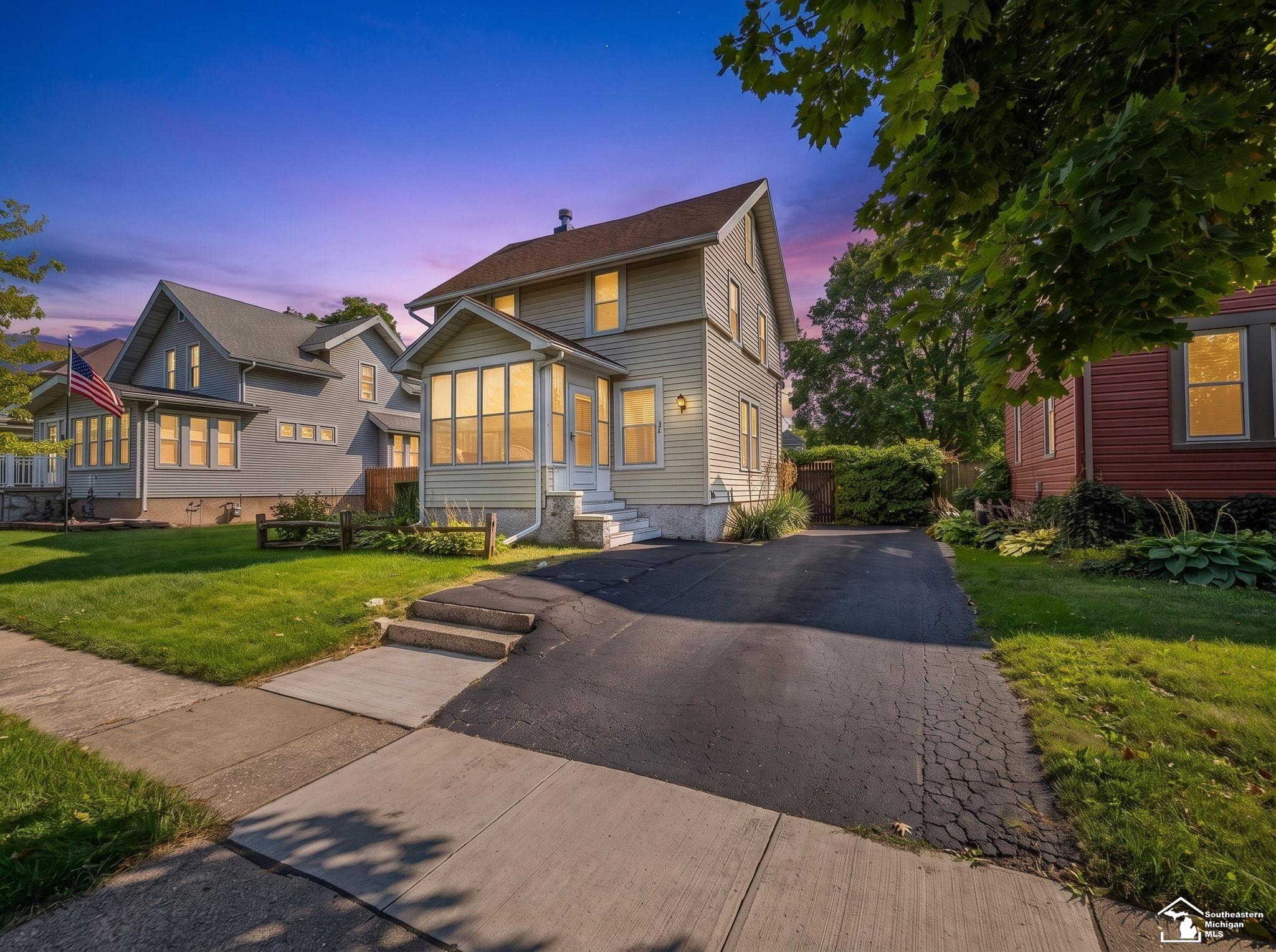 1st image of 124 Arbor Ave, Monroe City Monroe, MI 48162 | MLS# 57050219355