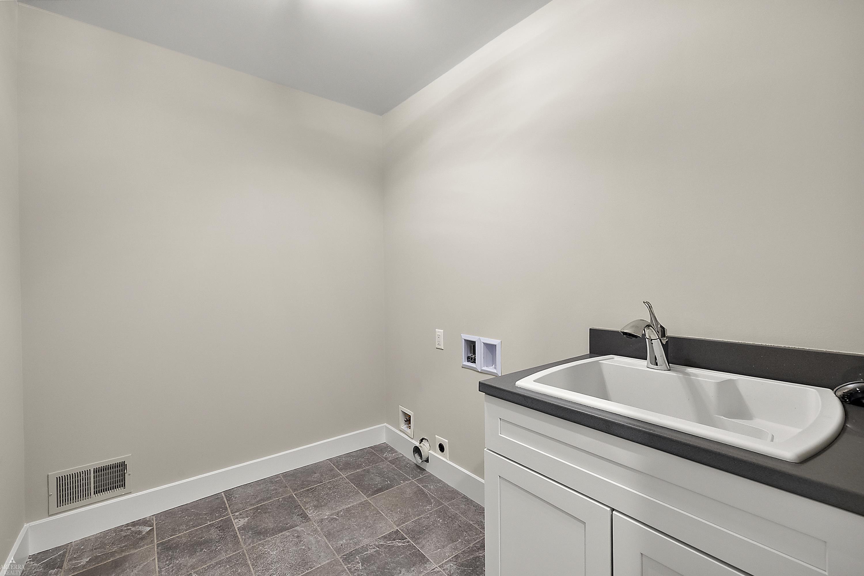 31st image of 11961 Encore Ct, Shelby Twp, MI 48315 | MLS# 50219374