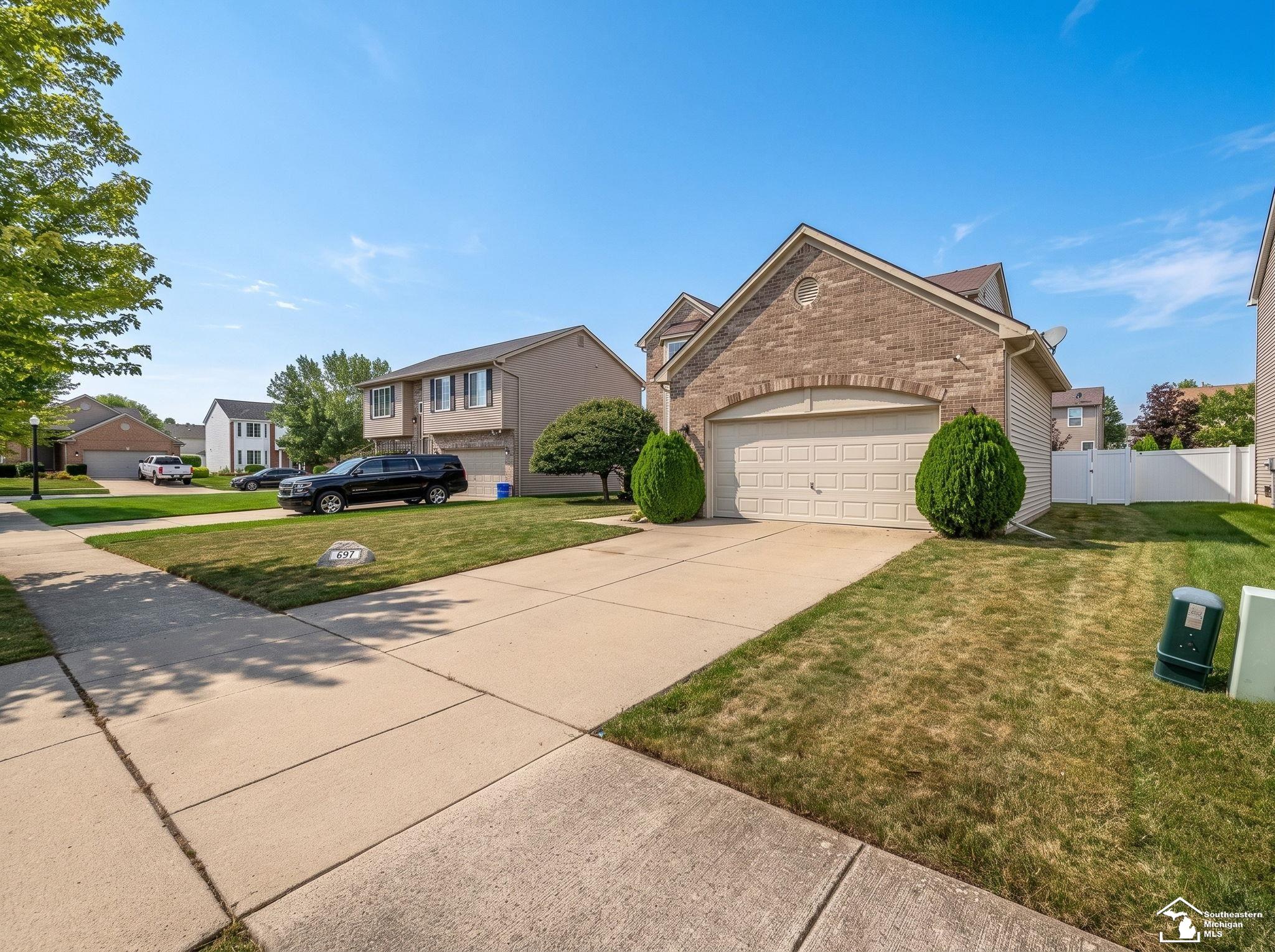 3rd image of 697 Red Fox Trl, Dundee, MI 48131 | MLS# 50219398
