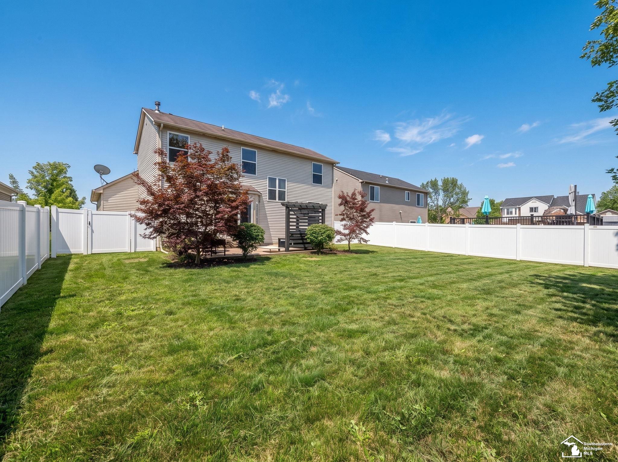 5th image of 697 Red Fox Trl, Dundee, MI 48131 | MLS# 50219398