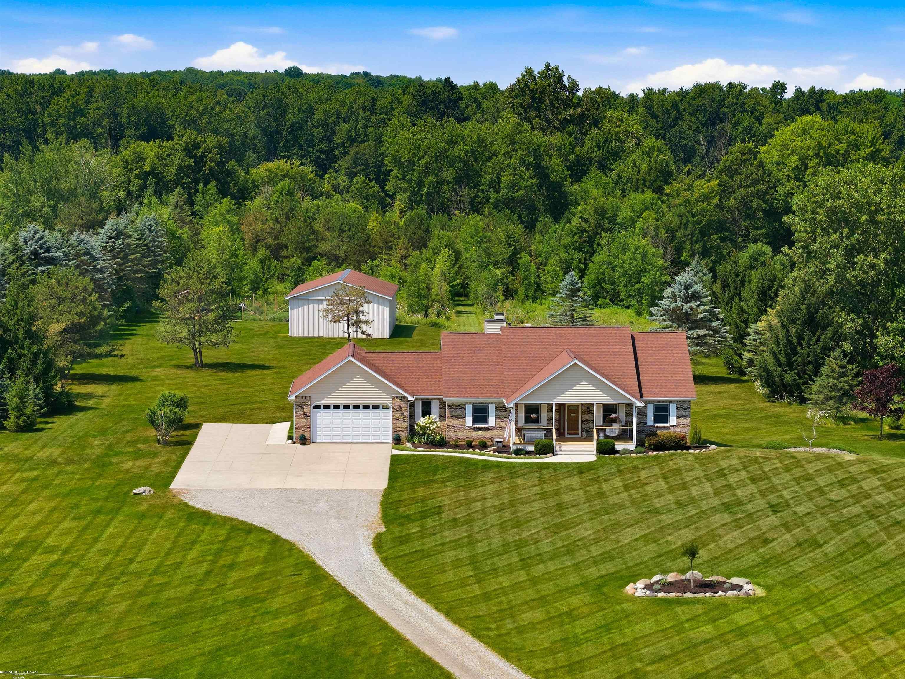 3156 Howland Road