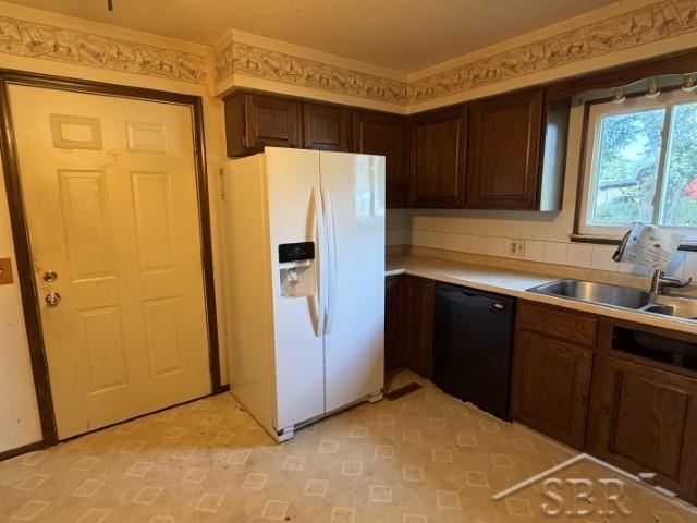 4th image of 5409 Tyler St, Midland, MI 48642 | MLS# 50219406