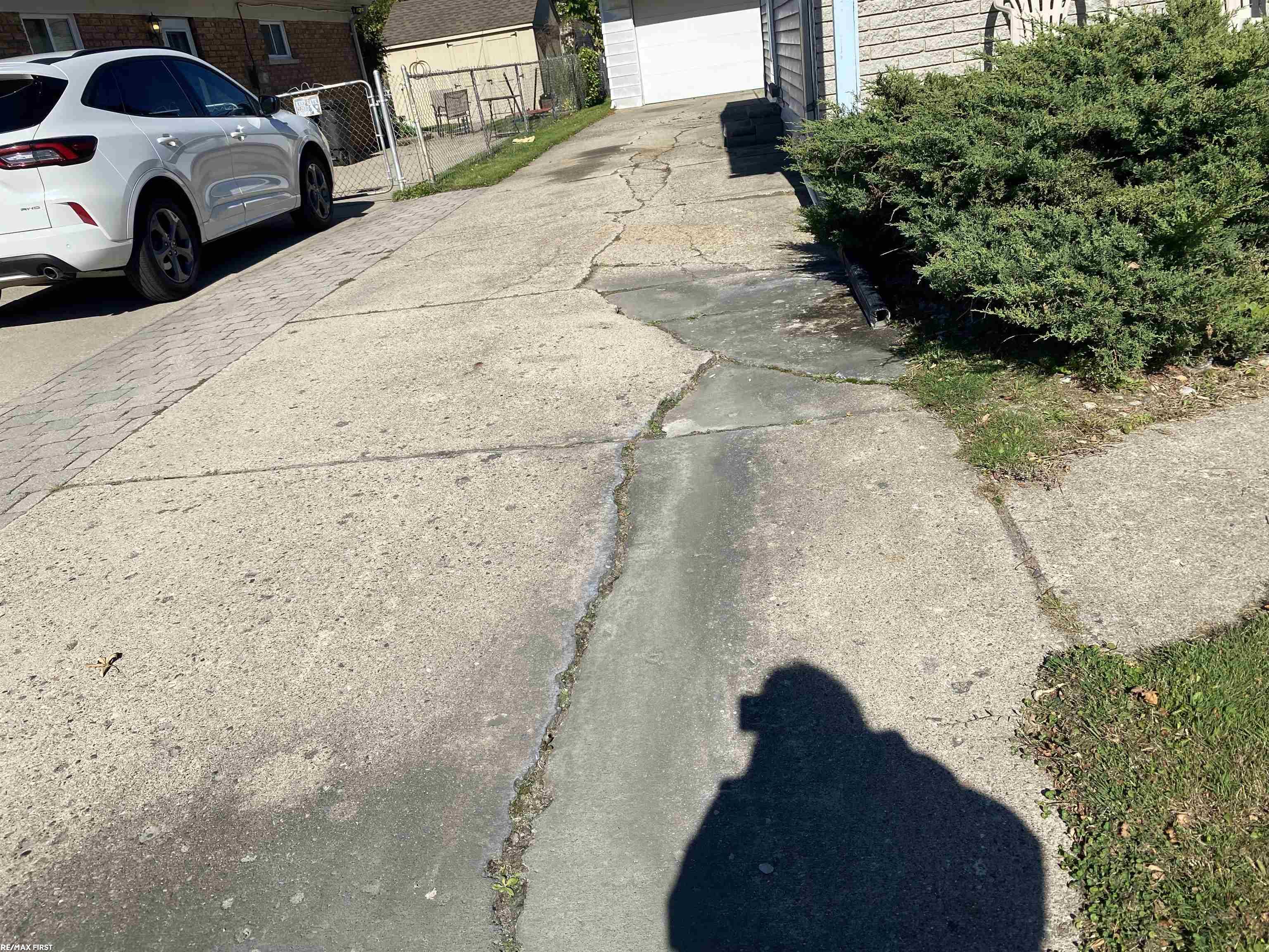Photo 3 of Single family home for sale at 19285 E 14 Mile Rd, Clinton Township, MI 48035 | MLS# 50219410 | Listing updated on 2026-10-20