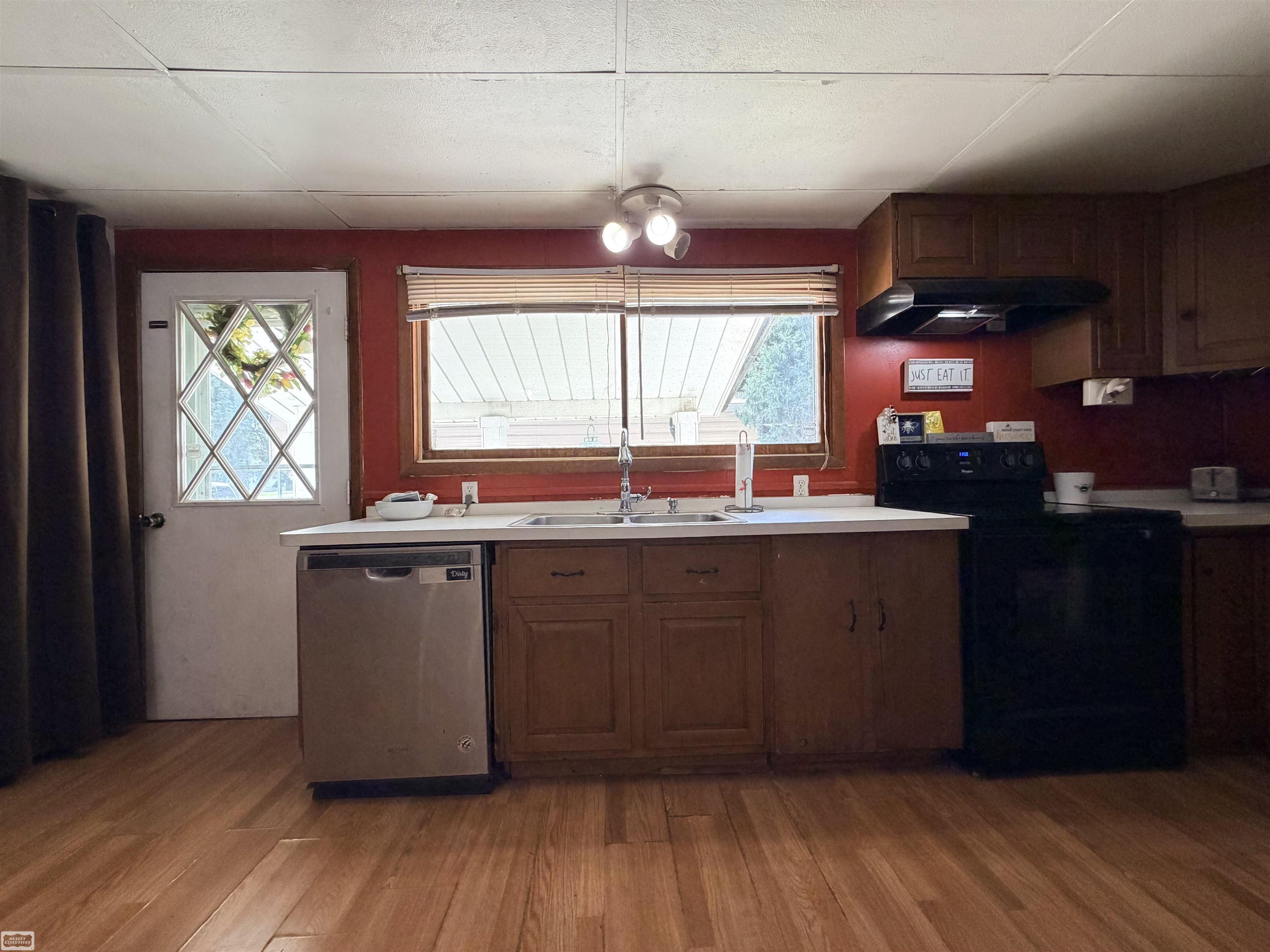 5th image of 818 S 4Th St, Marine City, MI 48039 | MLS# 50219422