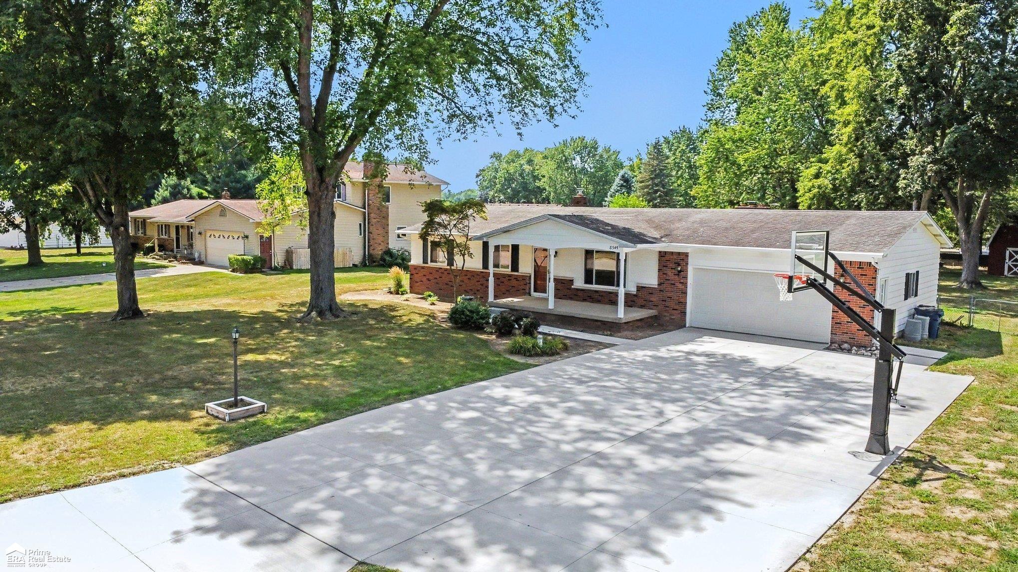 2nd image of 8545 Gallant Fox Trl, Flushing, MI 48433 | MLS# 50219439
