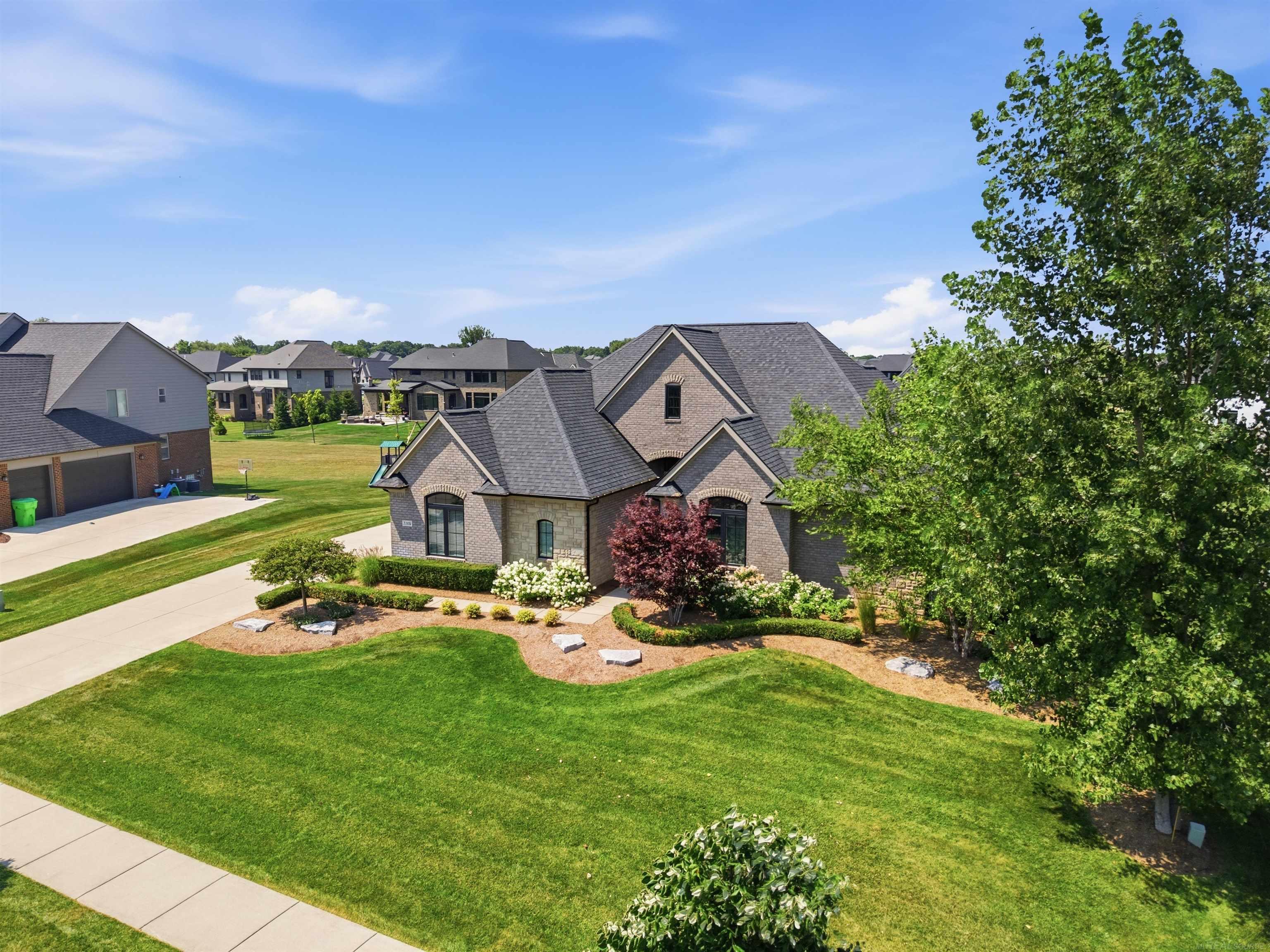 3rd image of 3308 Grantham Ct, Oakland, MI 48363 | MLS# 50219449