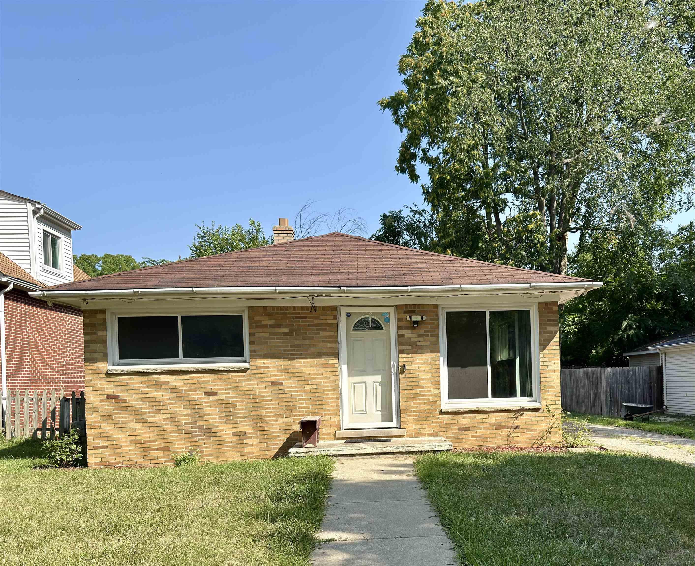 Photo 2 of Single family home for sale at 994 Voorheis Road St, Waterford Charter Township Oakland, MI 48328 | MLS# 58050219478 | Listing updated on 2026-09-21