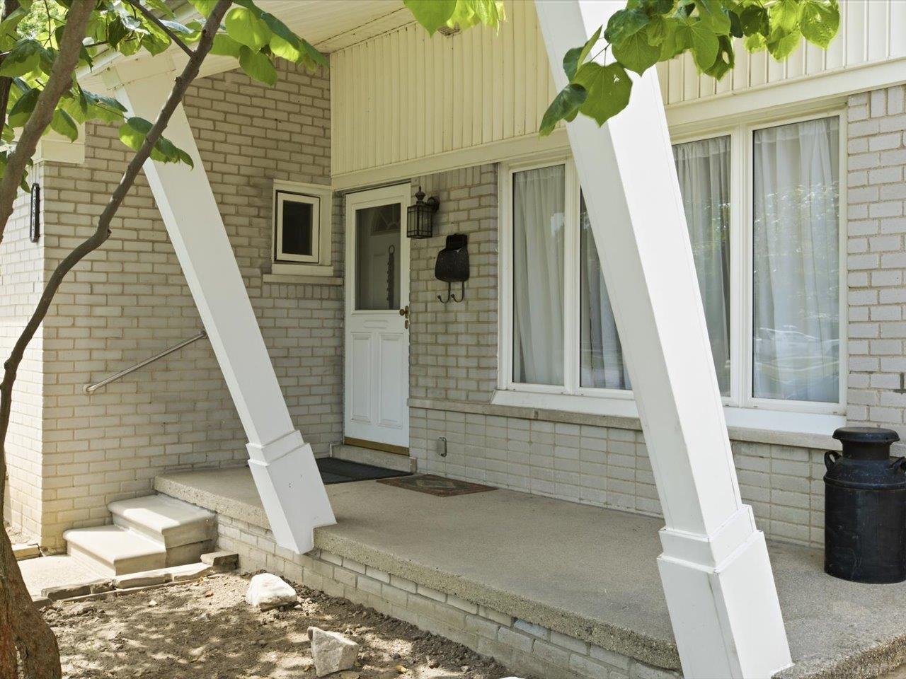 3rd image of 28641 Jahns Dr, Roseville, MI 48066 | MLS# 50219481